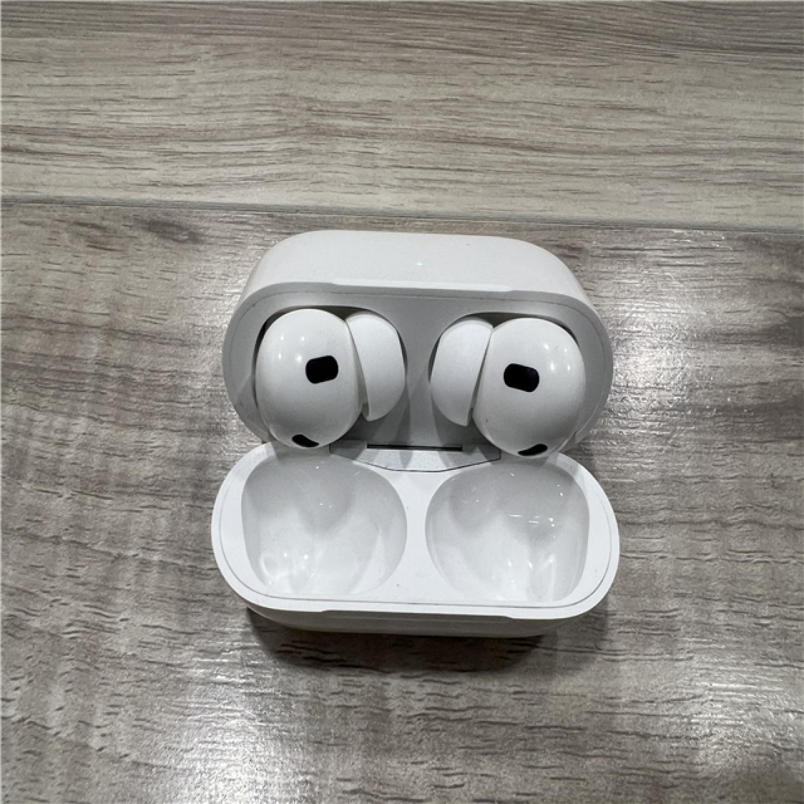 AirPods Pro (2nd Generation) with MagSafe Case
