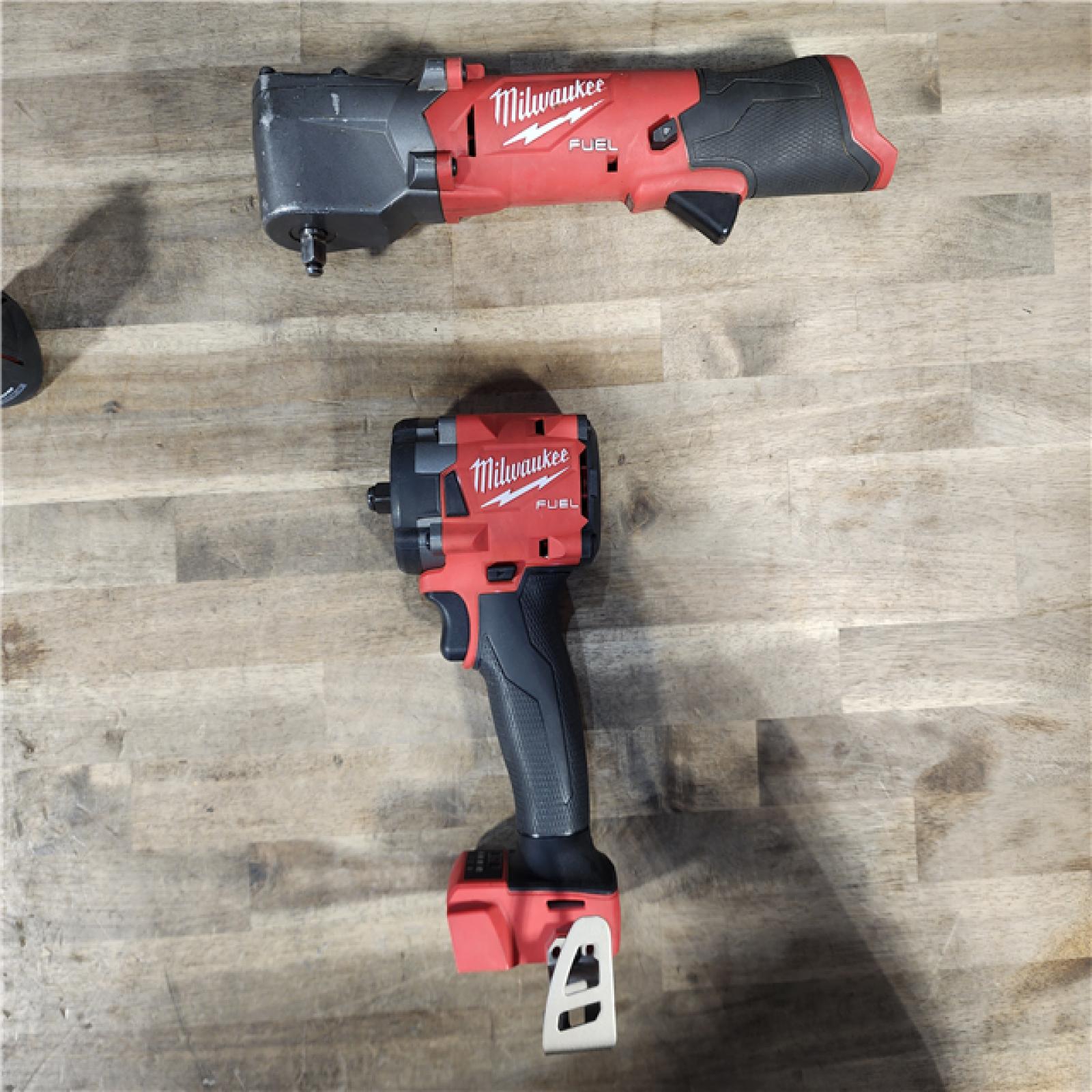 HOUSTON LOCATION - AS-IS Milwaukee 2 Tool Combo Kit W/ (2) Battery & Charger
