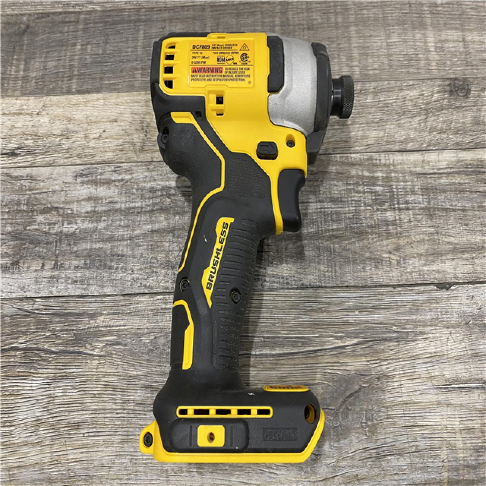 AS-IS DEWALT Atomic 20V Max Lithium-Ion Brushless Cordless Compact 1/4 in. Impact Driver Kit