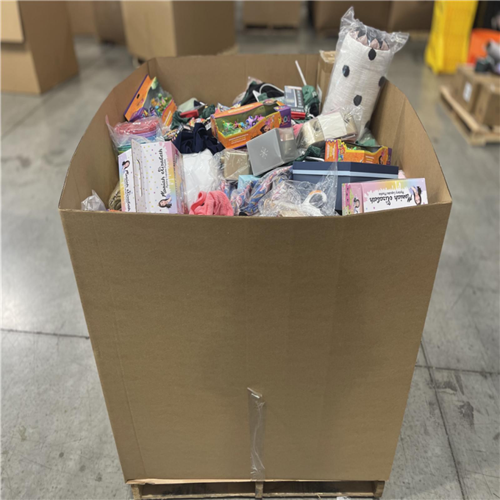 DALLAS LOCATION- NEW!- BULLSEYE MIXED PALLET