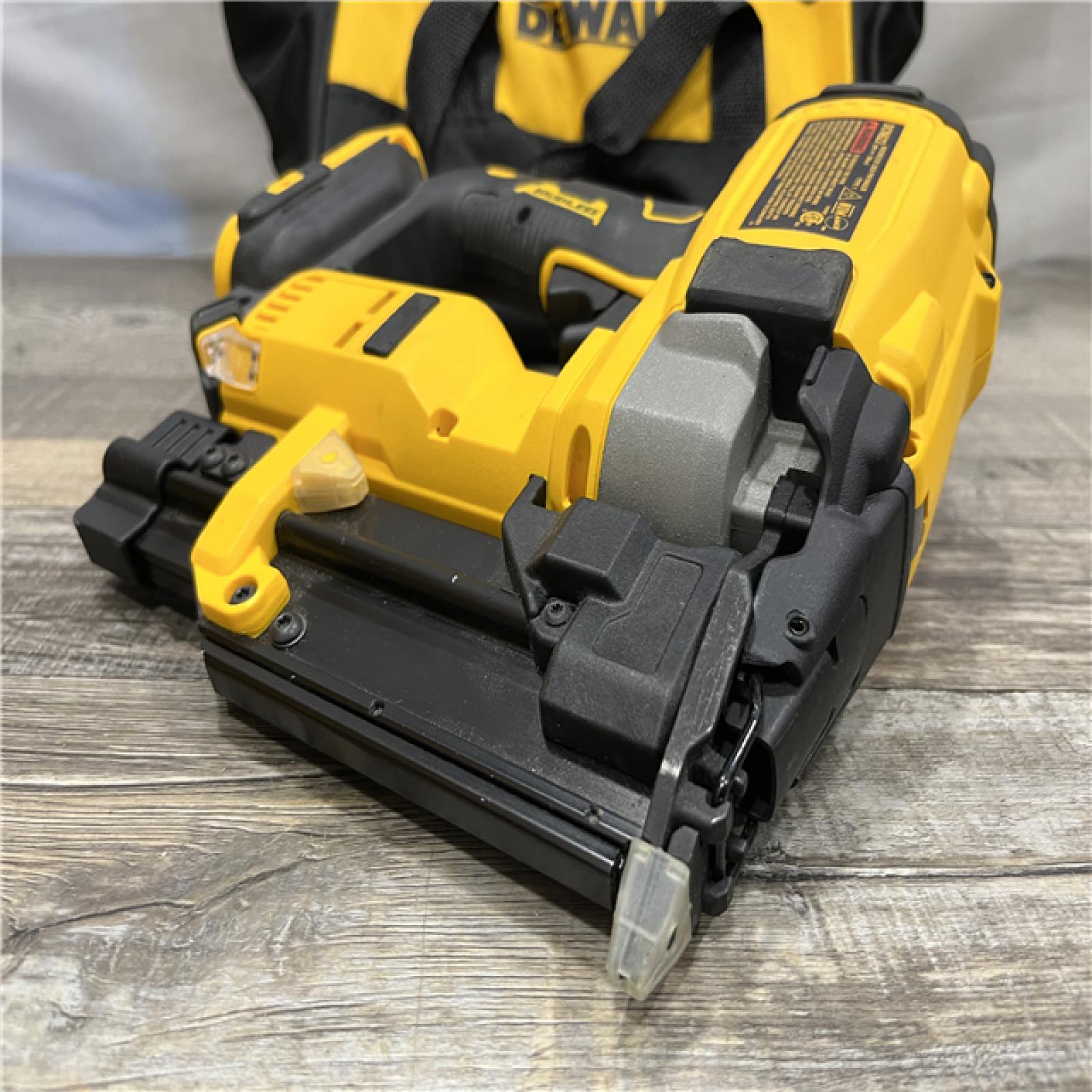 AS-IS DEWALT ATOMIC 20V MAX Lithium Ion Cordless 23 Gauge Pin Nailer Kit