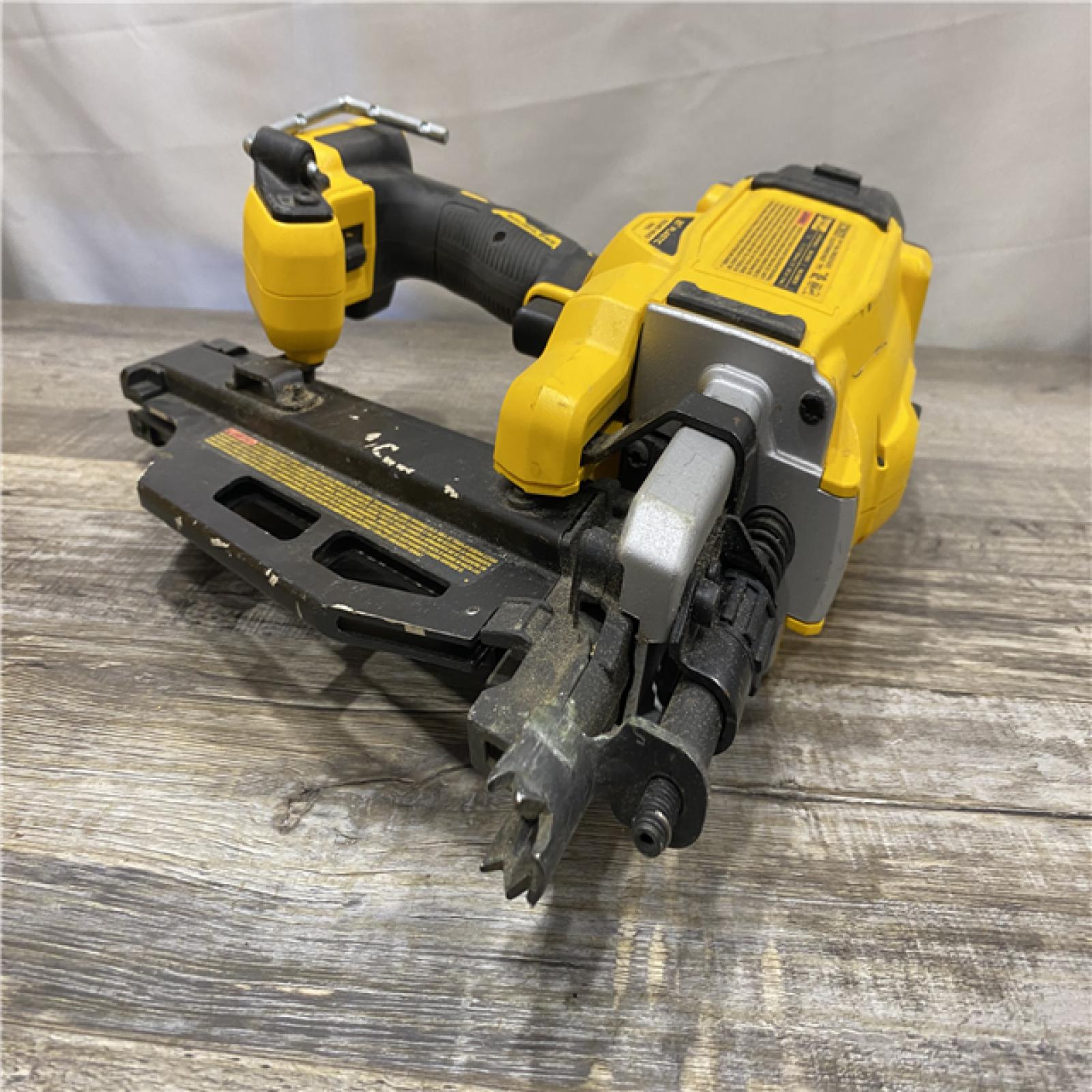 AS-IS DEWALT 20-Volt 21° Cordless Framing Nailer (Tool-Only)
