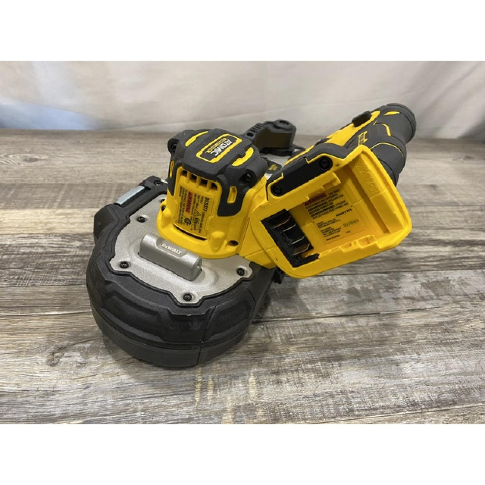 AS-IS DEWALT ATOMIC 20V MAX Cordless Brushless Compact 1-3/4 in. Bandsaw (Tool Only)