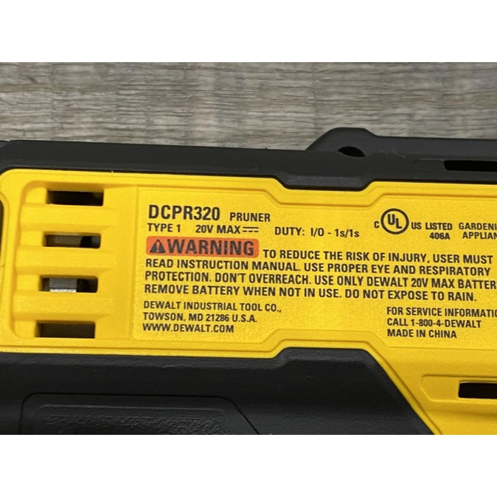 AS-IS DEWALT 20V MAX Cordless Battery Powered Pruner Kit