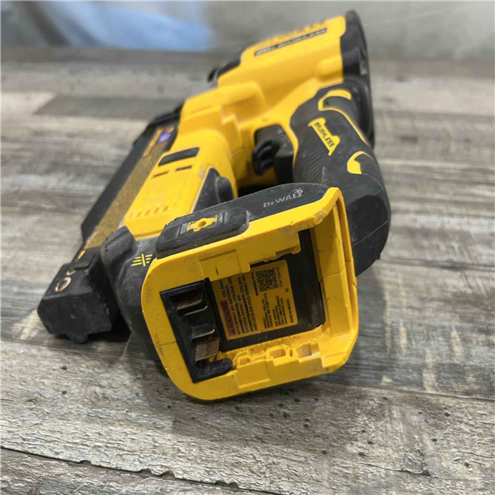 AS-IS DEWALT ATOMIC 20V MAX Lithium Ion Cordless 23 Gauge Pin Nailer (Tool Only)