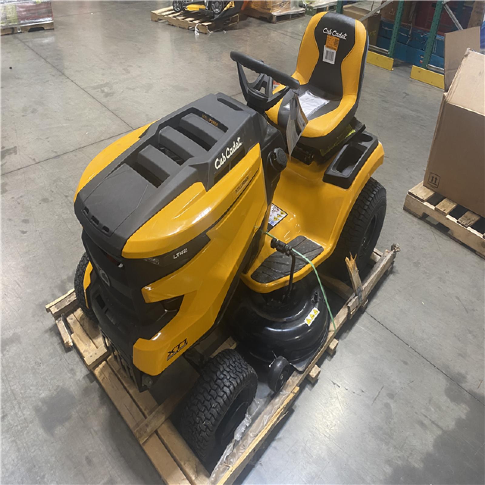 Dallas Location - As-Is Cub Cadet XT1 Enduro LT 42 in.Gas Riding Lawn Tractor