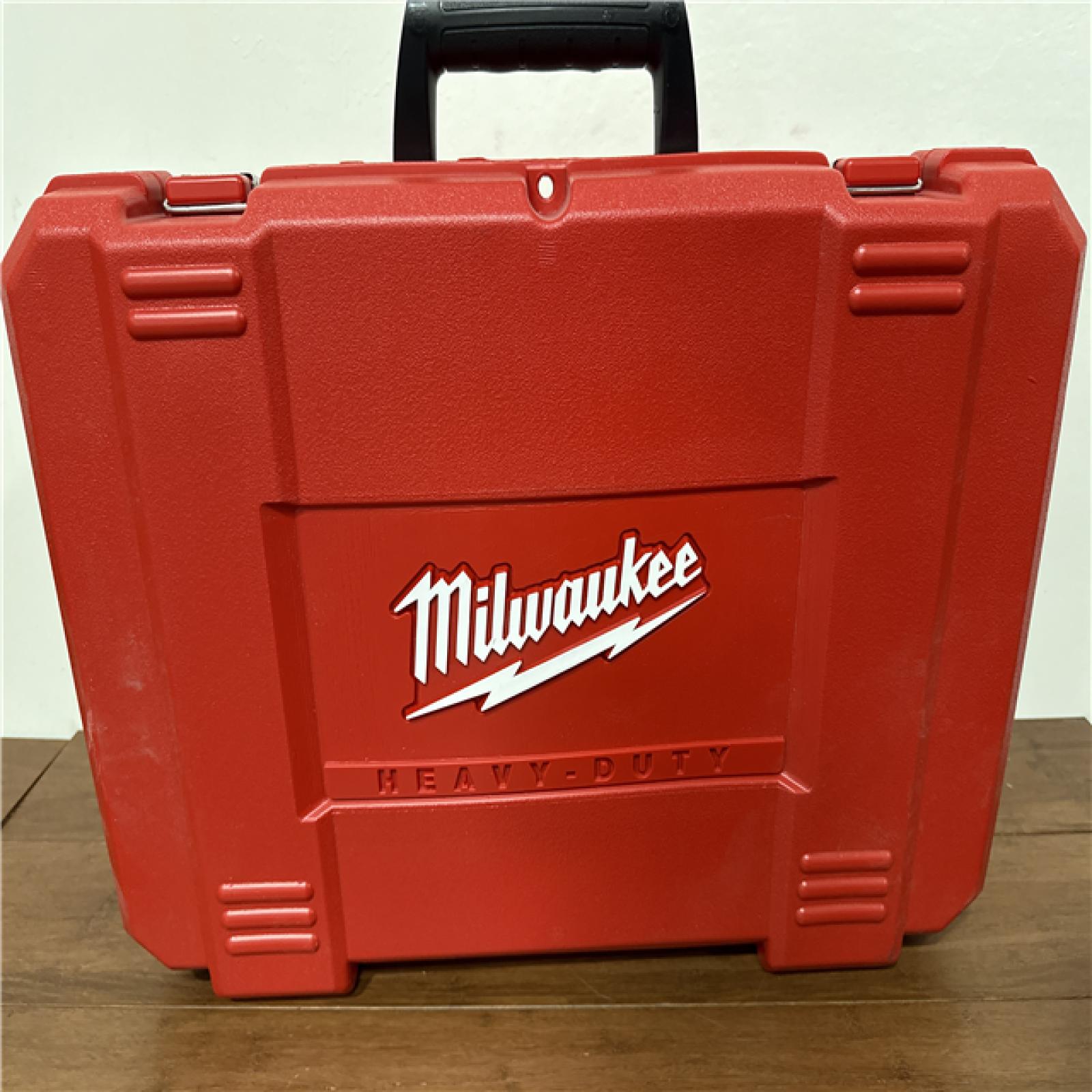 California AS-IS Milwaukee M12 Force Logic Press Tool Kit, Includes (2) Batteries, Charger & Hard Case
