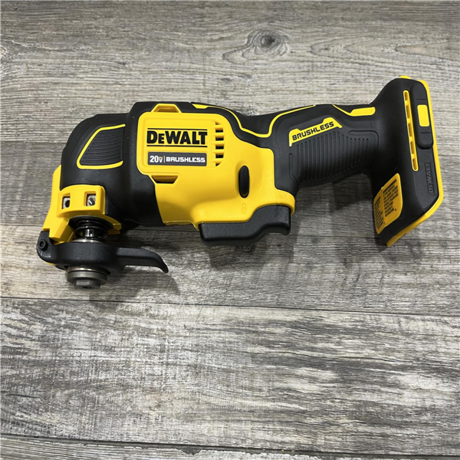 AS-IS DEWALT ATOMIC 20V MAX Cordless Brushless Oscillating Multi Tool Kit