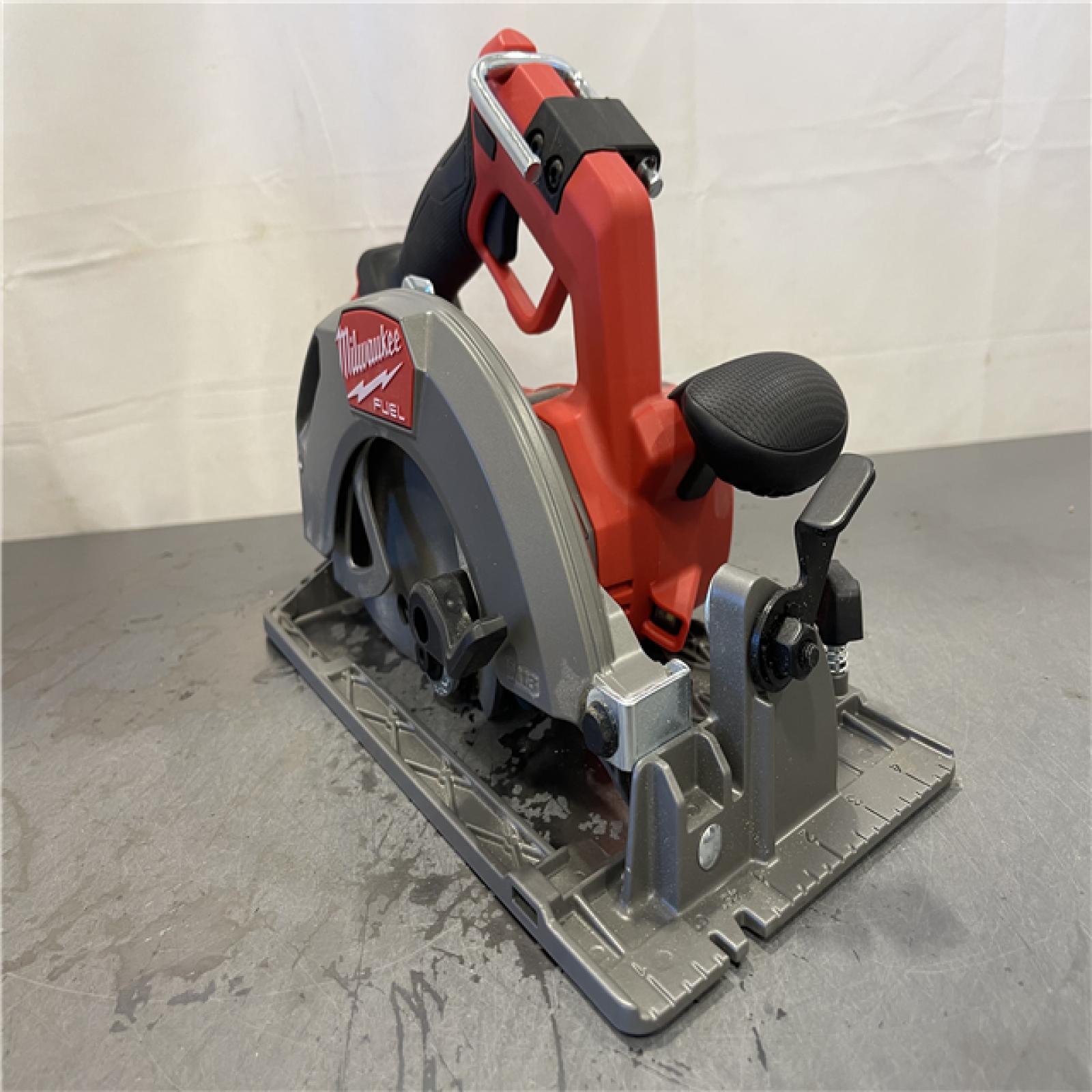 AS-IS - Milwaukee M18 FUEL 7-1/4 Inch Circular Saw
