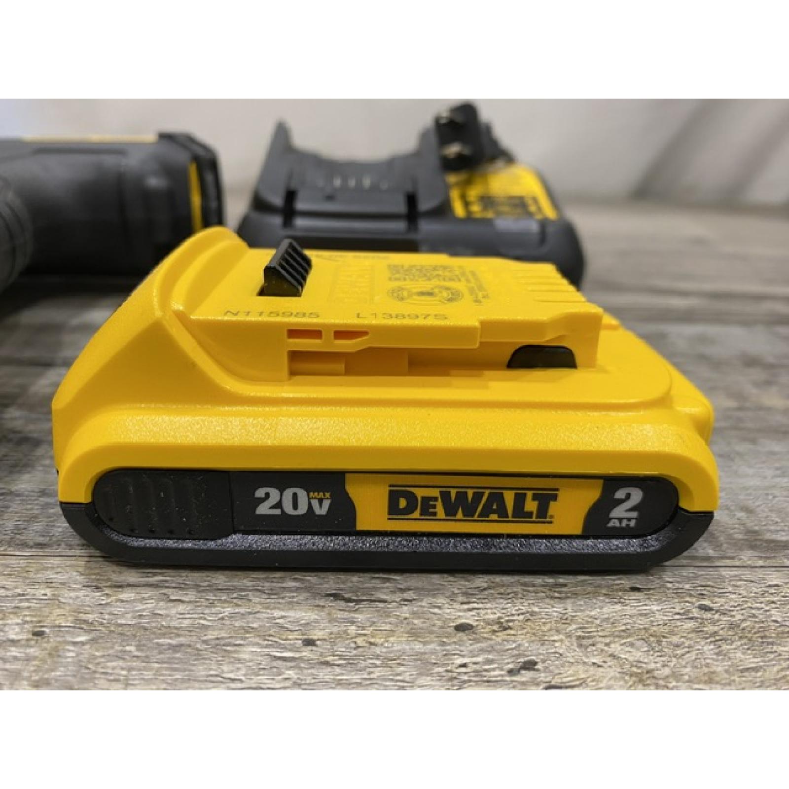 AS-IS DEWALT 20V MAX Cordless Battery Powered Pruner Kit