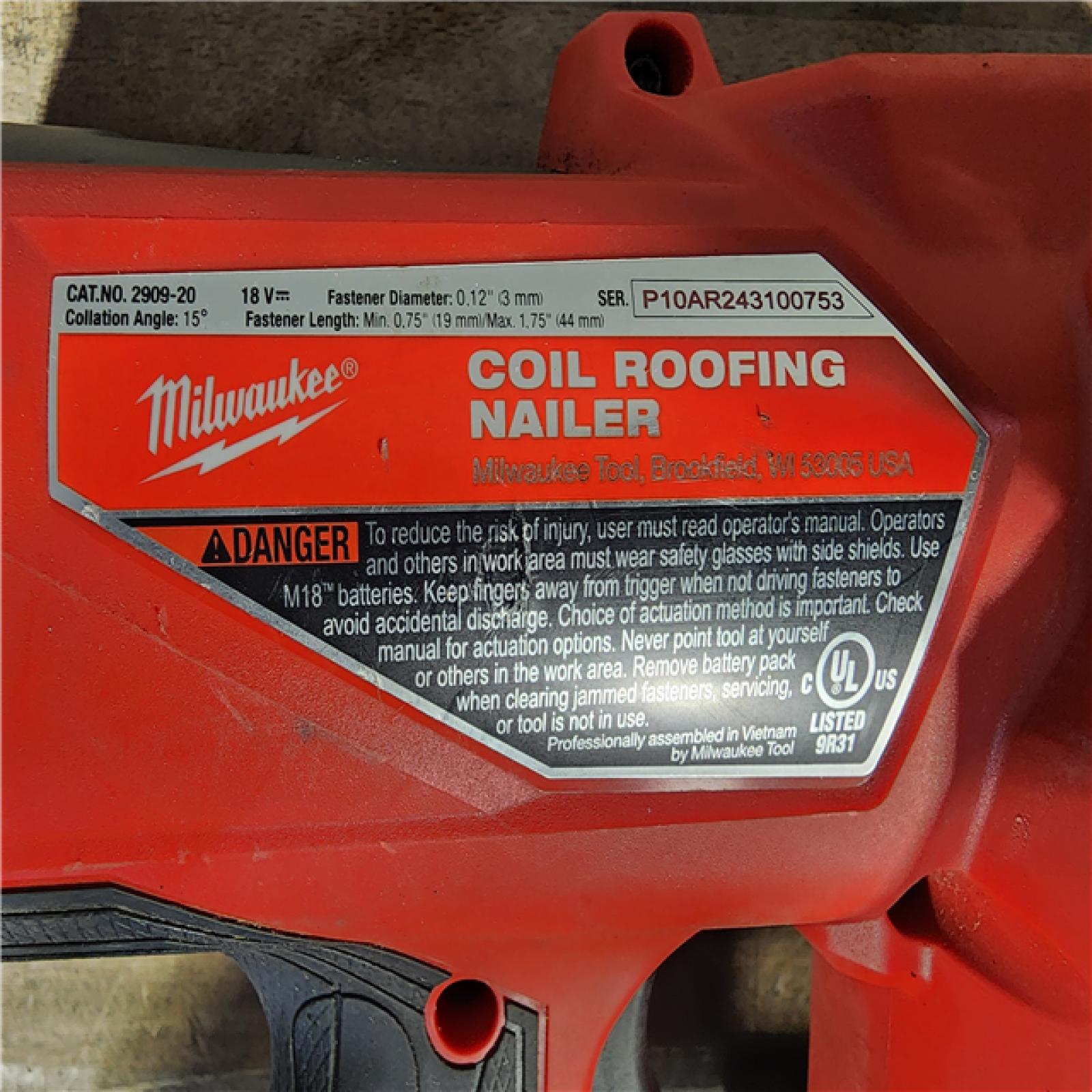 HOUSTON LOCATION - AS-IS Milwaukee M18 FUEL 18-Volt Lithium-Ion Brushless Cordless Coil Roofing Nailer (Tool Only)