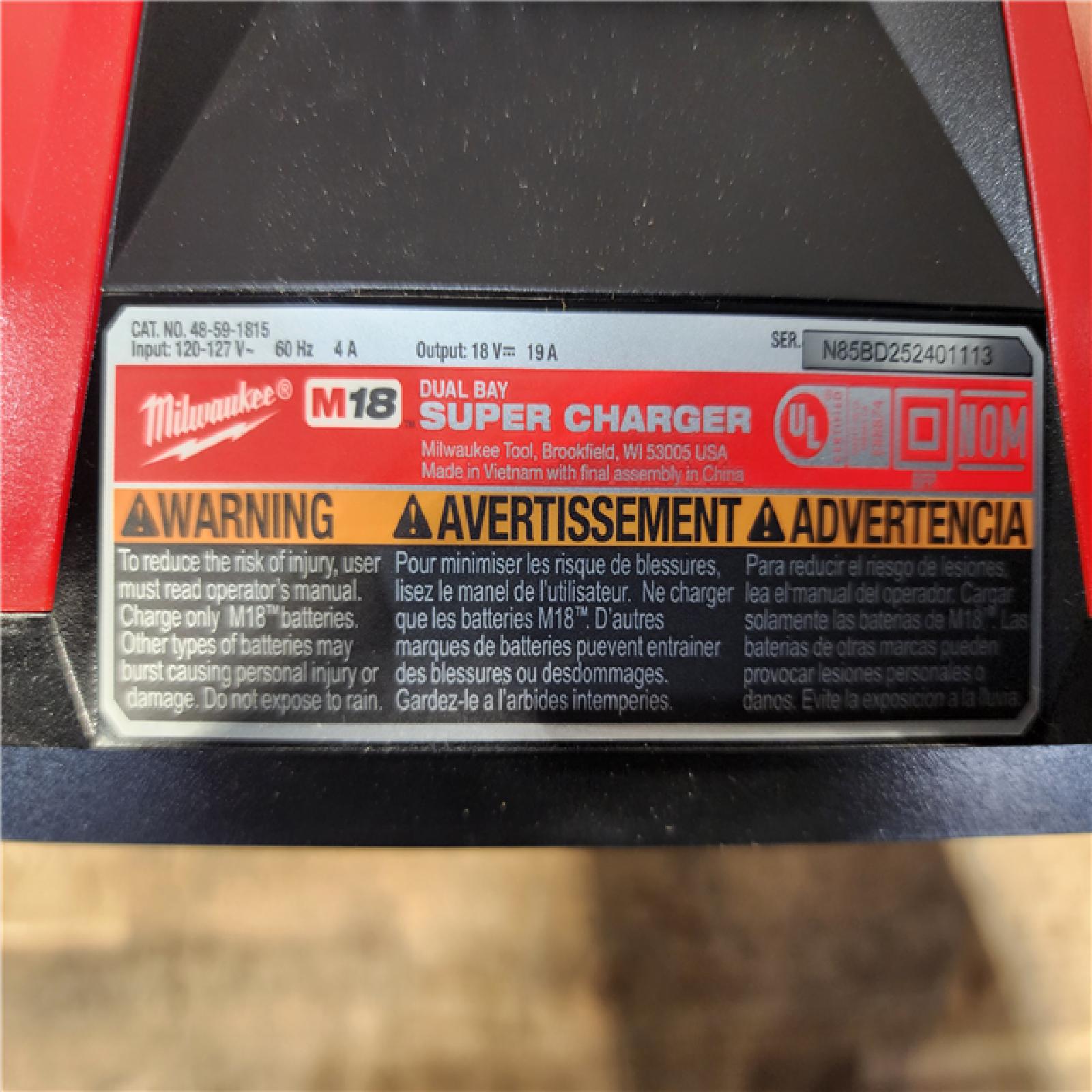 HOUSTON LOCATION - AS-IS Milwaukee M18 18V Dual Bay Simultaneous Super Charger