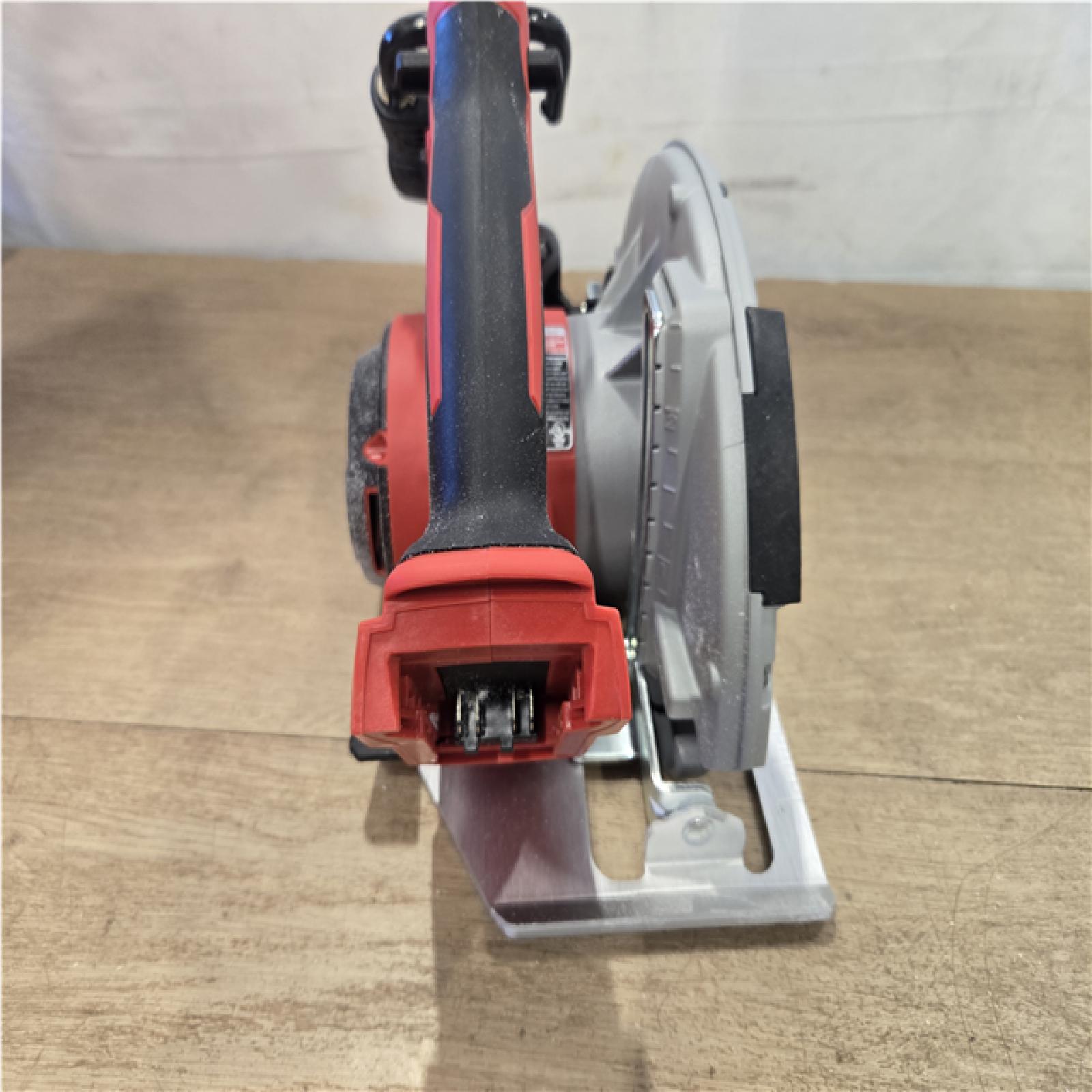 AS-IS Milwaukee 18V Lithium-Ion Brushless Cordless 7-1/4 in. Circular Saw (Tool-Only)