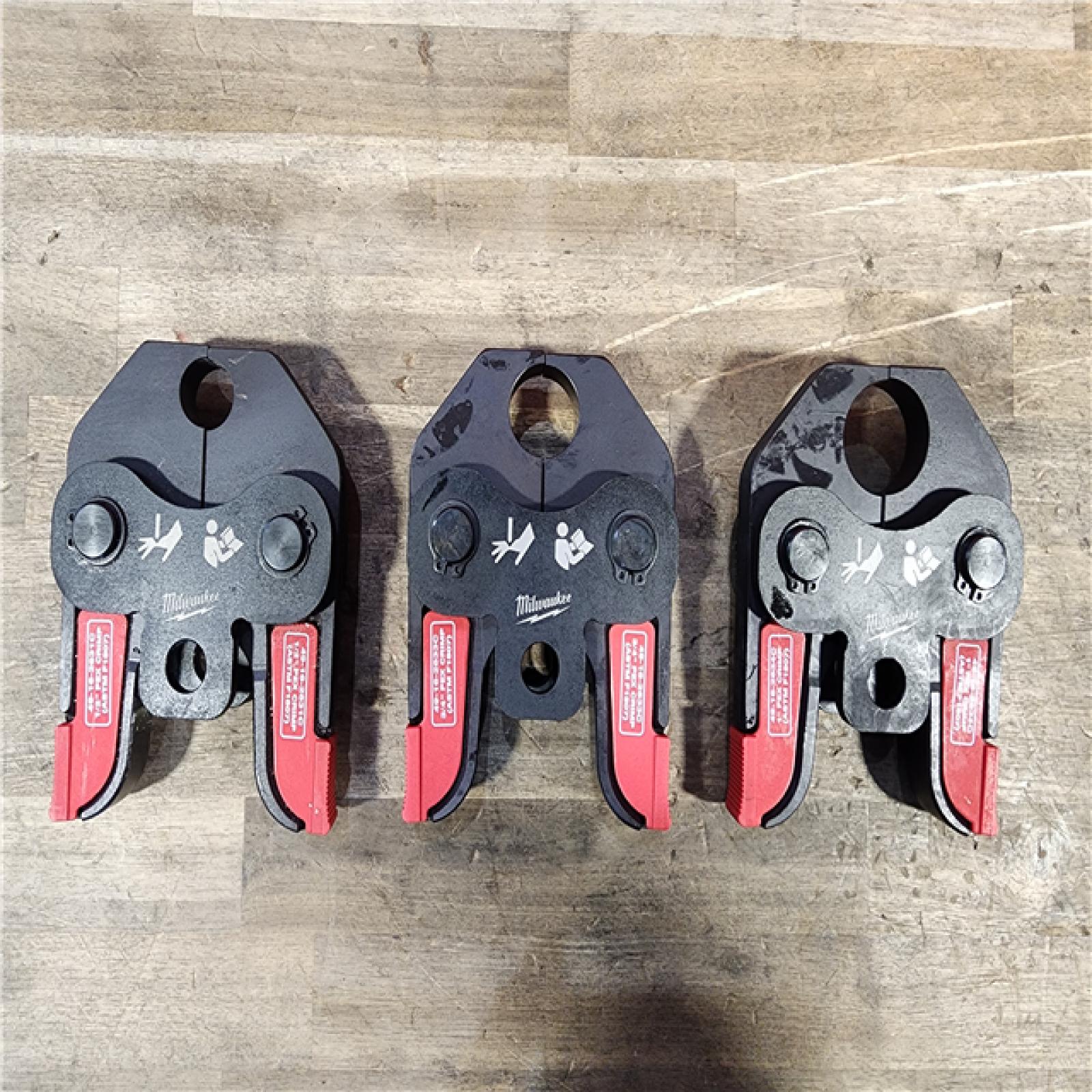 HOUSTON LOCATION - AS-IS M18 18V Lithium-Ion Cordless Short Throw Press Tool Kit with 3 PEX Crimp Jaws (2) 2.0 Ah Batteries and Charger