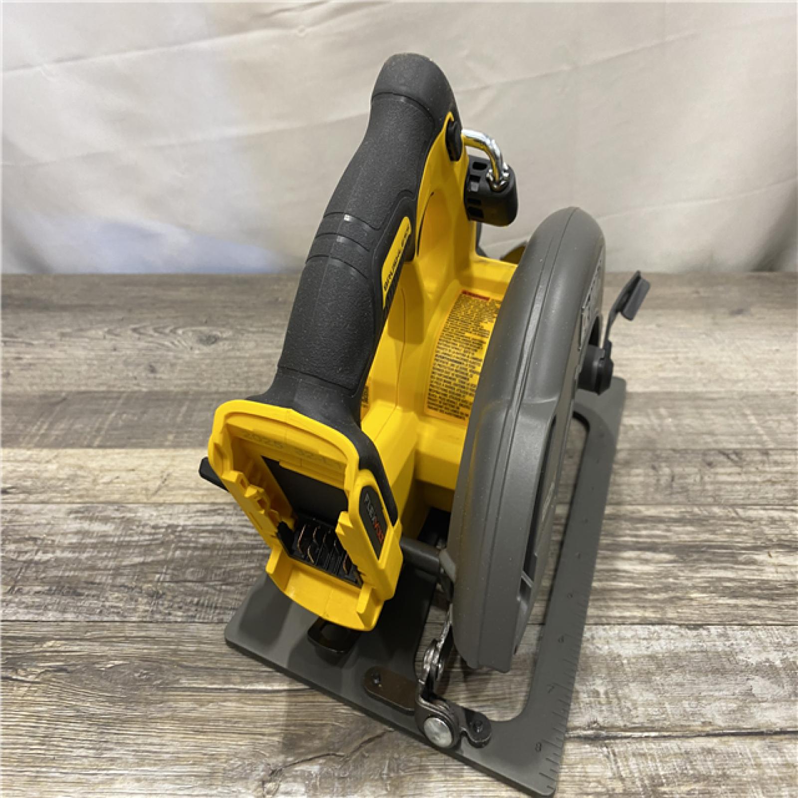 AS-IS DEWALT FLEXVOLT 60V MAX Cordless Brushless 7-1/4 in. Circular Saw with Brake (Tool Only)