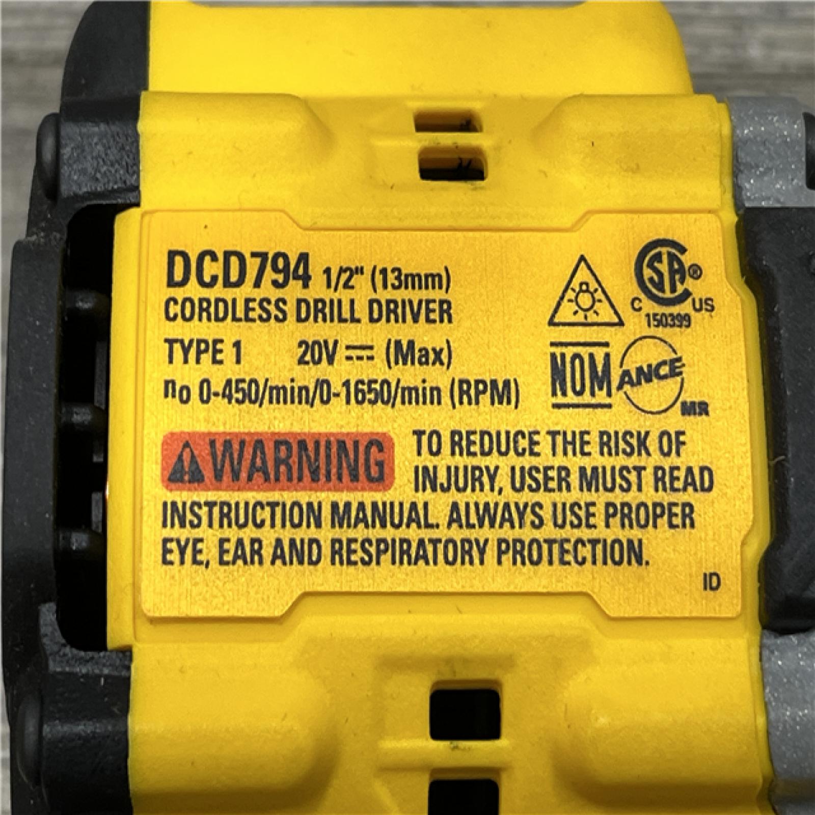 AS-IS DEWALT ATOMIC 20-Volt MAX Lithium-Ion Cordless Combo Kit