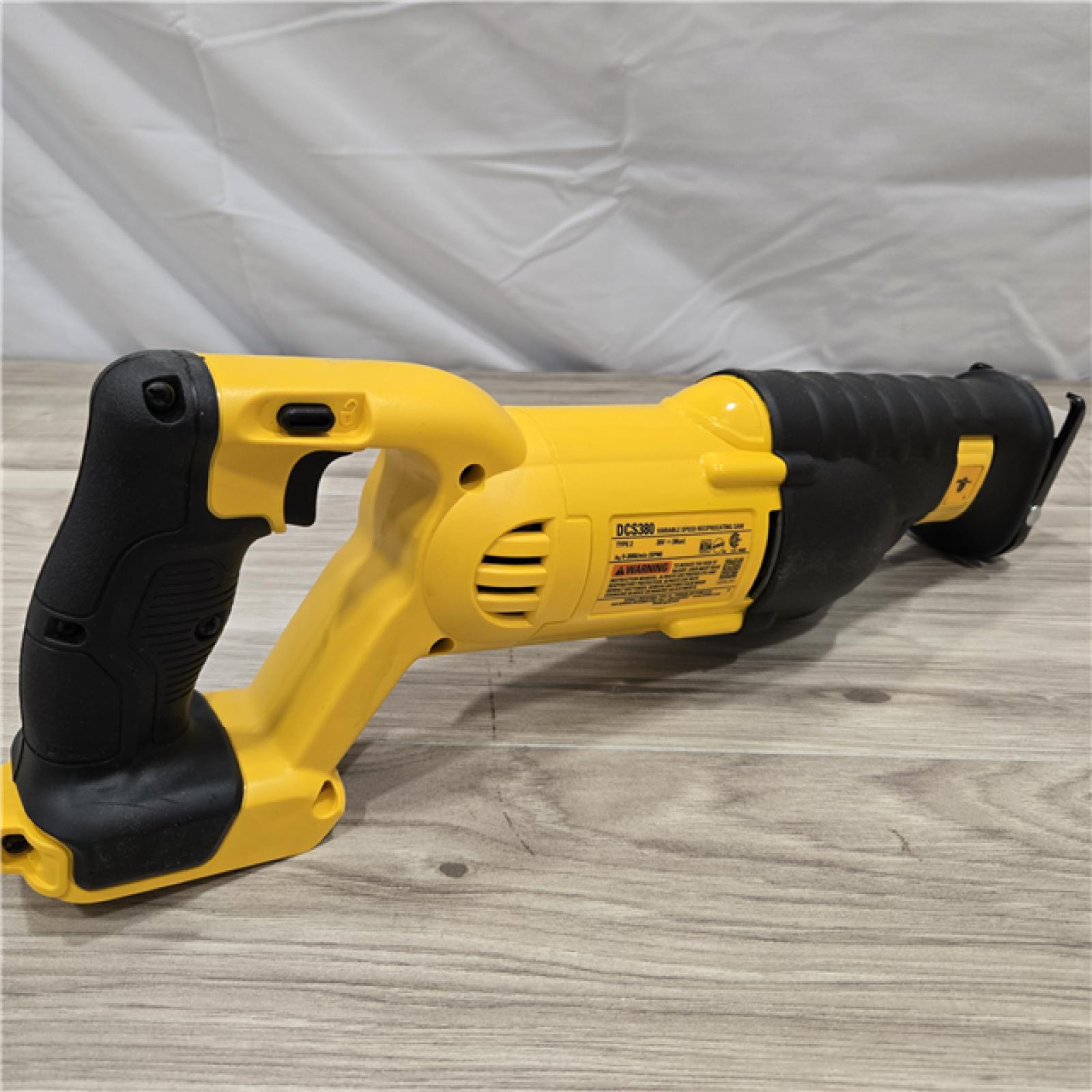 LIKE NEW! - DEWALT 20V MAX Cordless Reciprocating Saw (Tool Only)