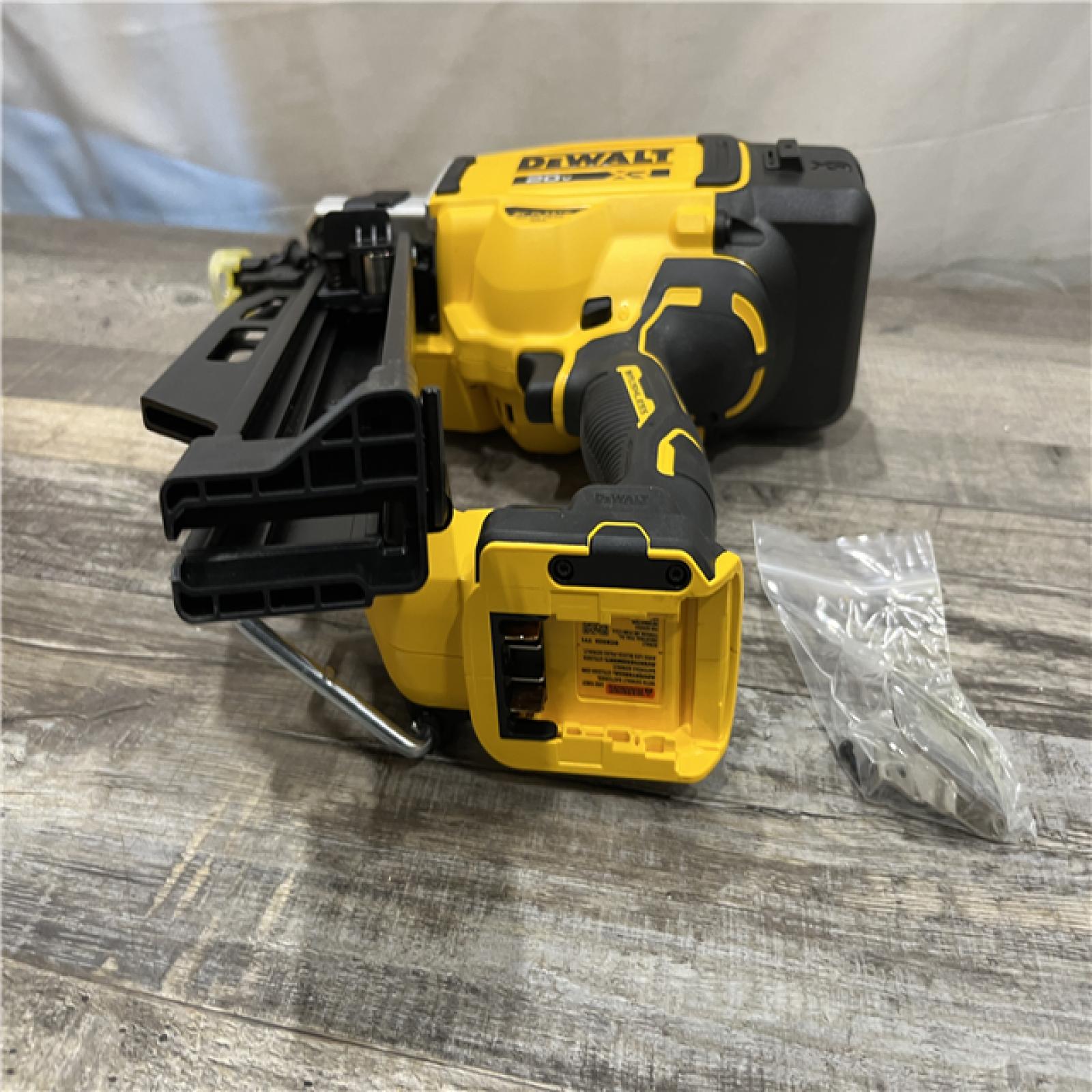 AS-IS DEWALT 20-Volt 21° Cordless Framing Nailer (Tool-Only)