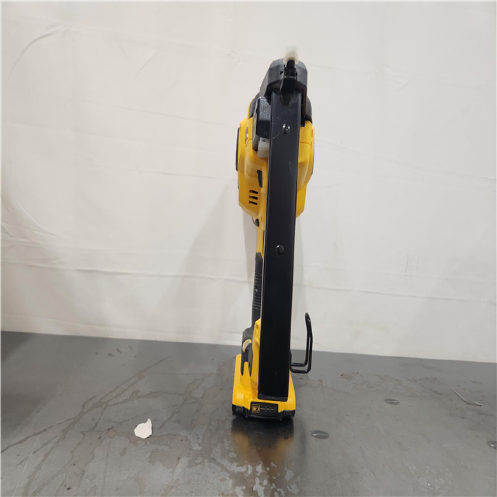 AS-IS- DEWALT DCN681D1 20V 18Ga Stapler Kit