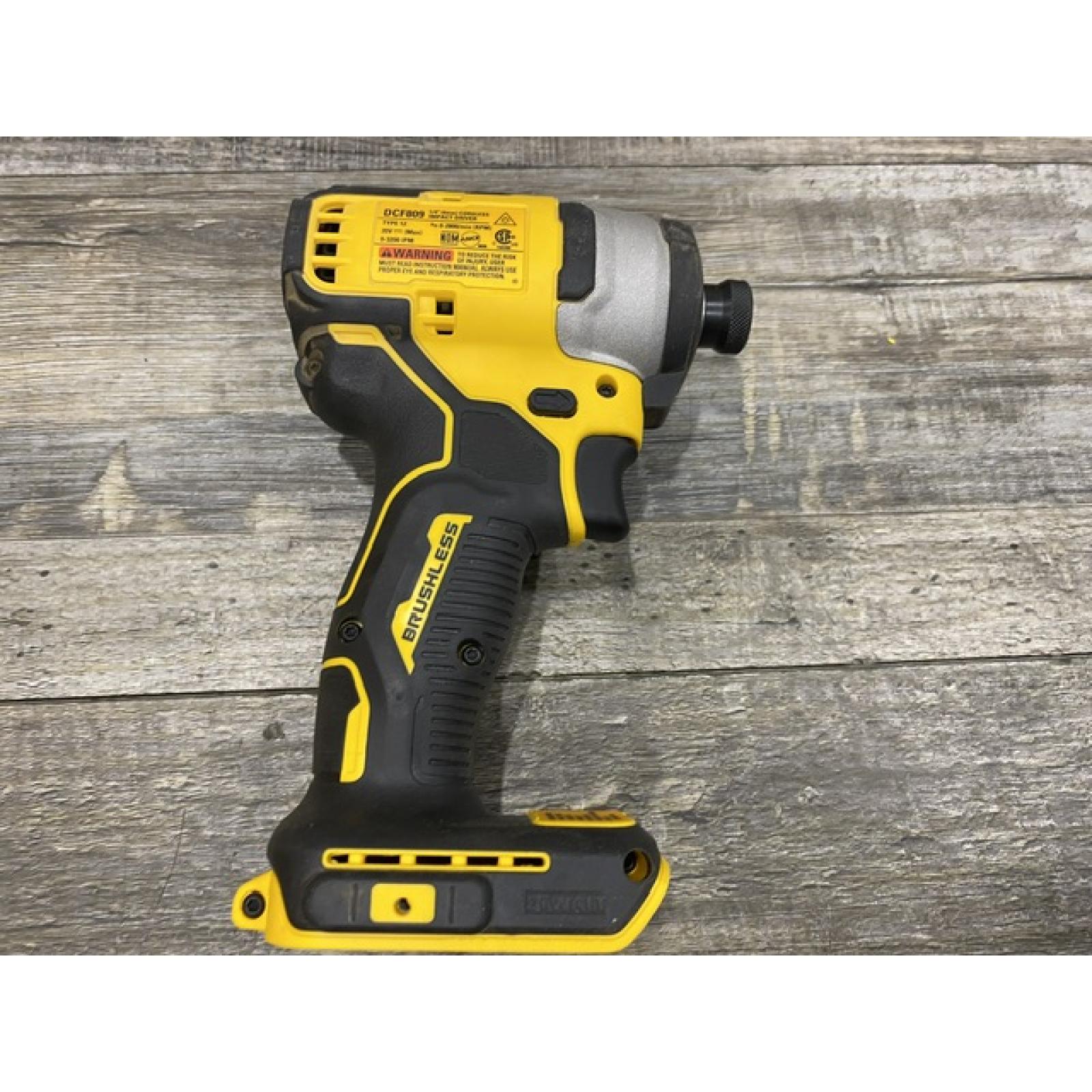 AS-IS DEWALT Atomic 20V Max Lithium-Ion Brushless Cordless Compact 1/4 in. Impact Driver Kit