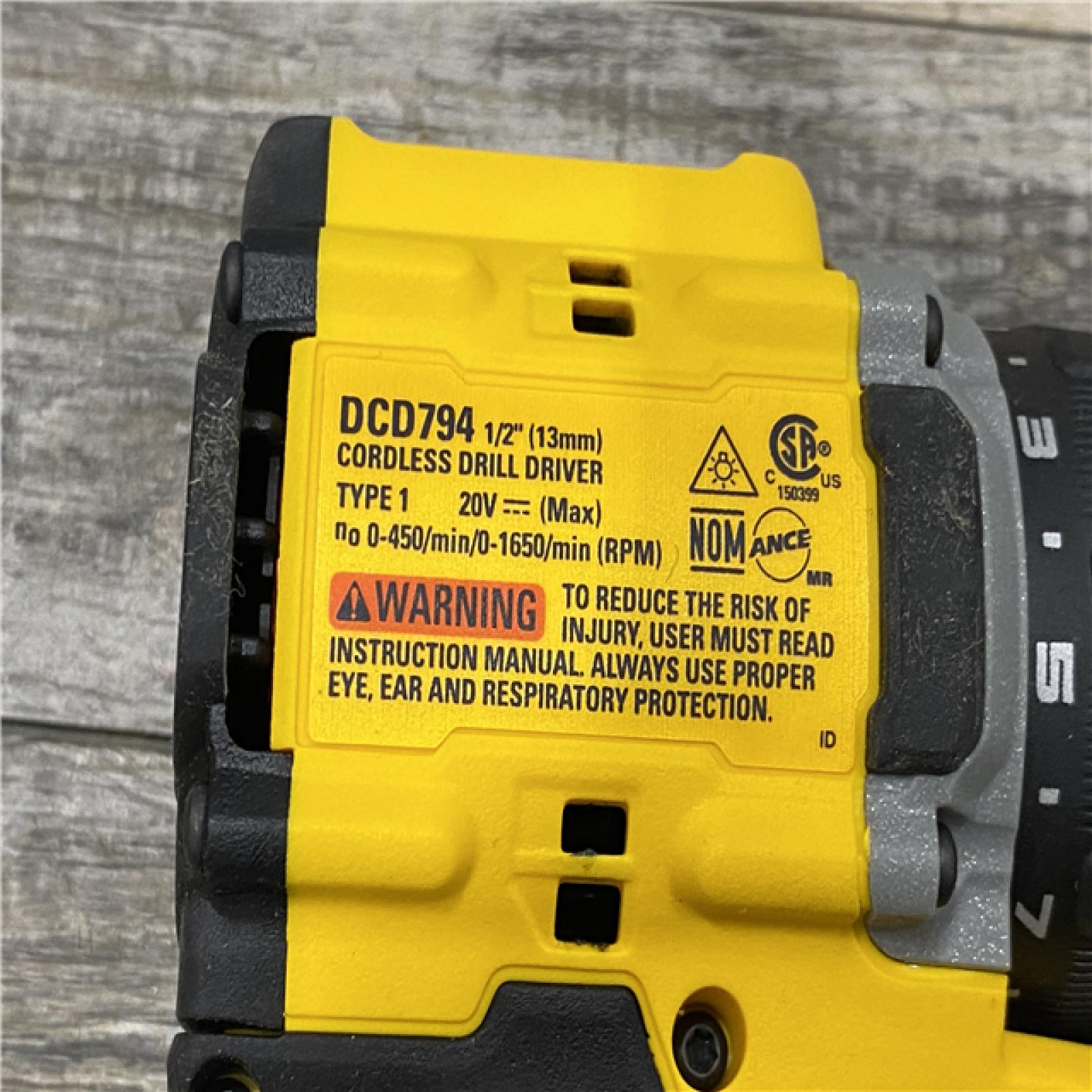 AS-IS DEWALT Atomic 20V Lithium-Ion Cordless Compact 1/2 in. Drill/Driver Kit