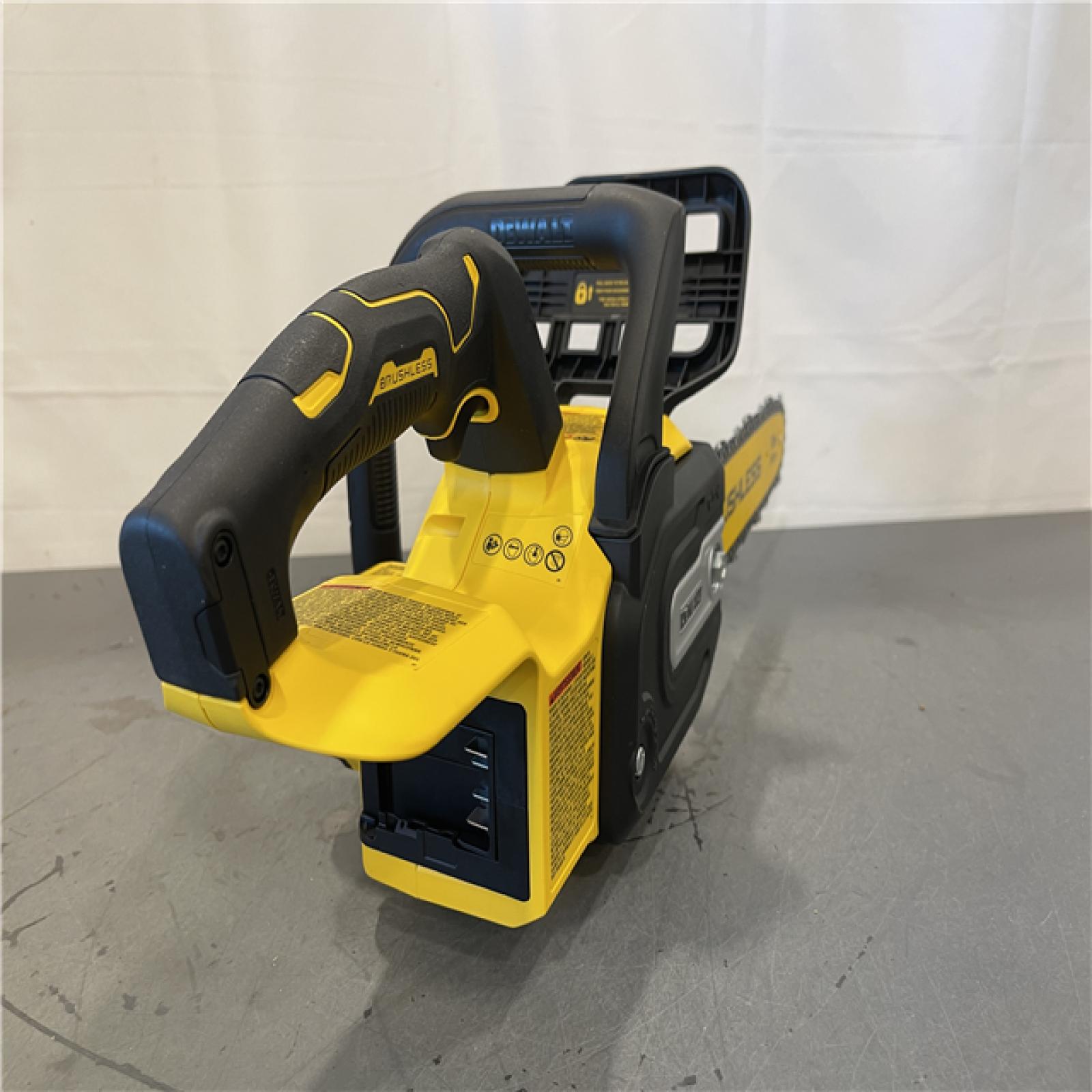 AS-IS - DEWALT 20V MAX Compact 12 Brushless Cordless Chainsaw Kit