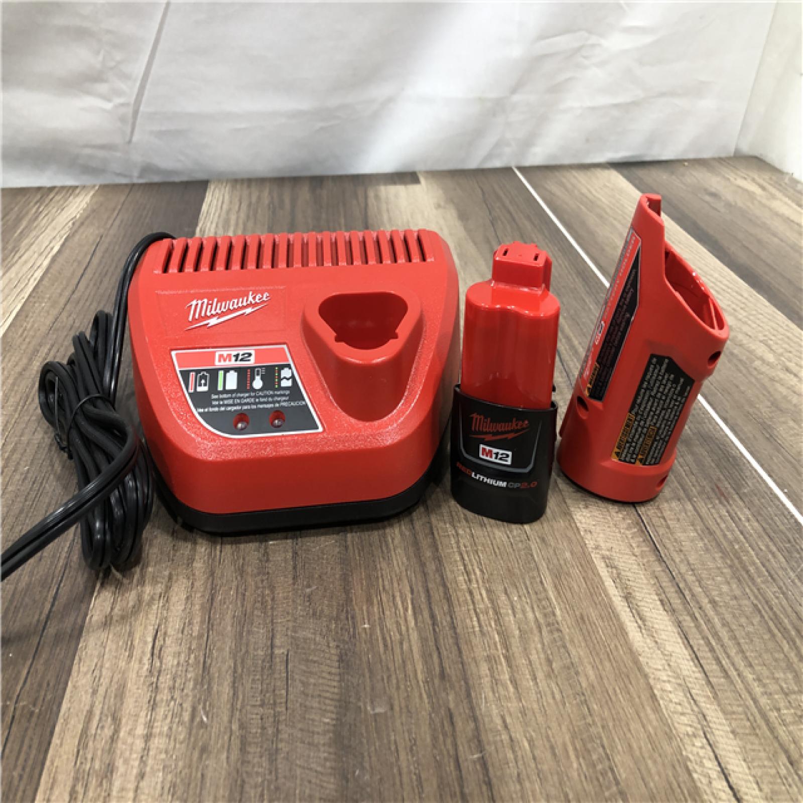 AS-IS Milwaukee Men's Large 12-Volt Lithium-Ion Cordless Black Heated Jacket Hoodie Kit