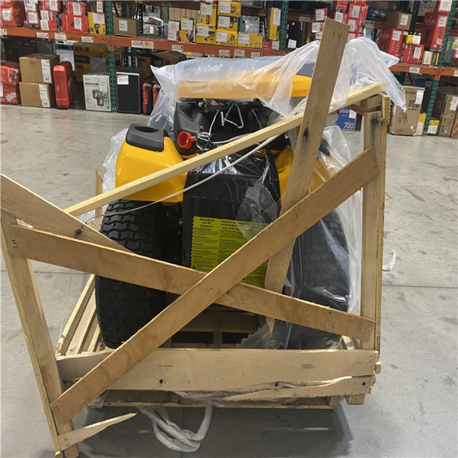 Dallas Location - As-IsCub Cadet XT1 Enduro LT 42 in. 547cc Engine Gas Riding Lawn Tractor