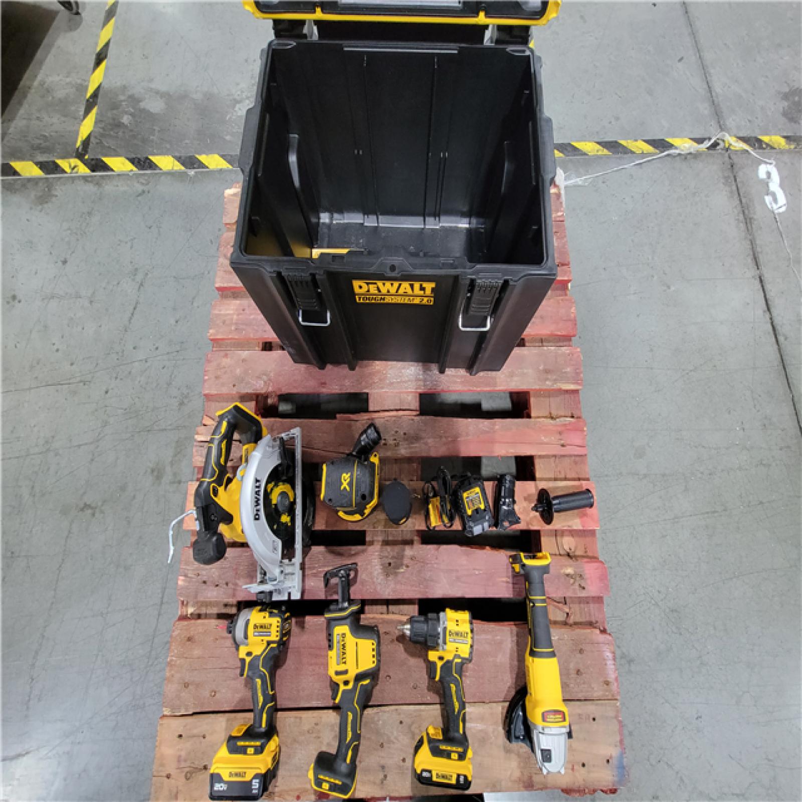 California AS-IS DEWALT 6 TOOL COMBO KIT 20V MAX BATTERY (2X)