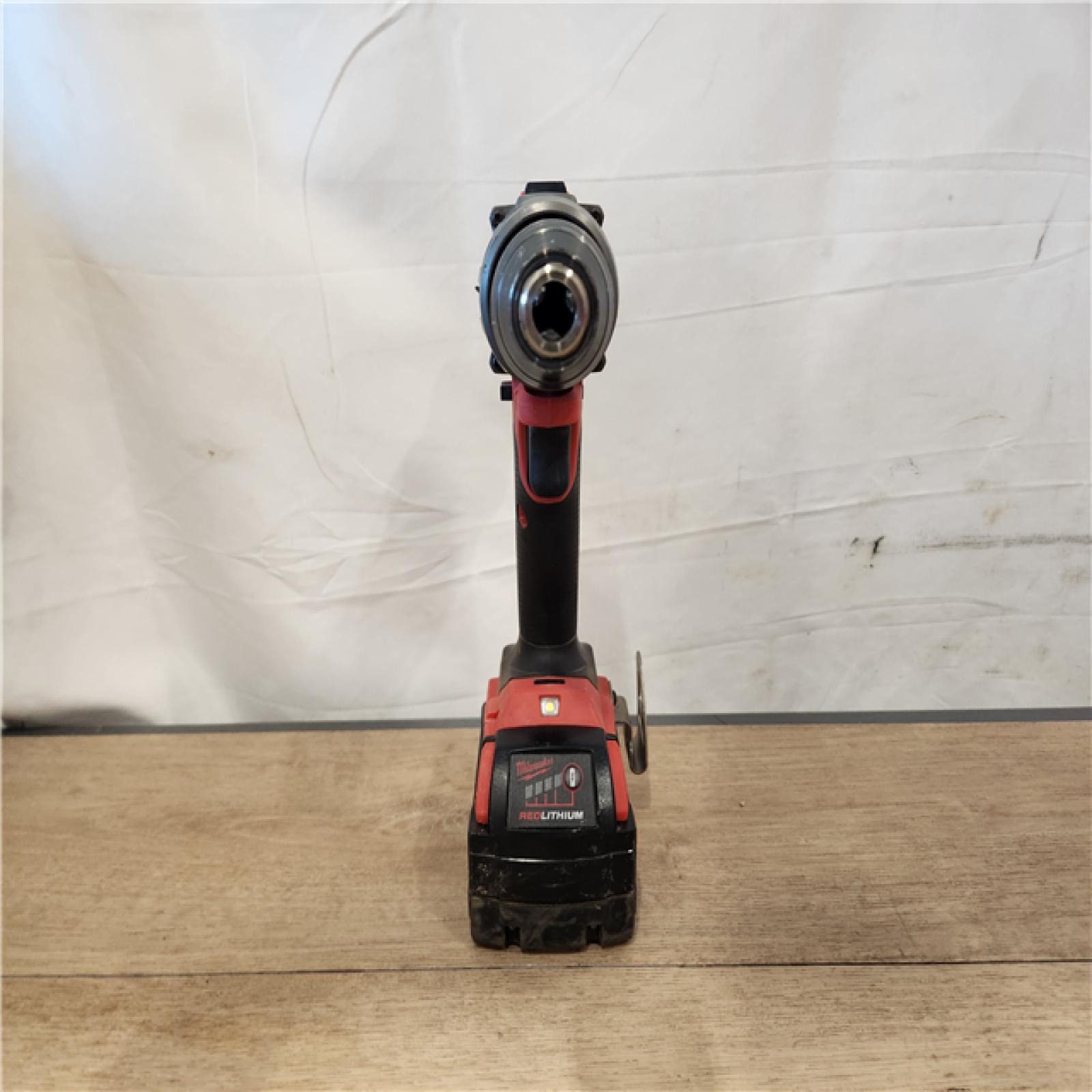 AS-IS- Milwaukee FUEL 18V Lithium-Ion Brushless Cordless 1/2 in. Hammer Drill Driver Kit