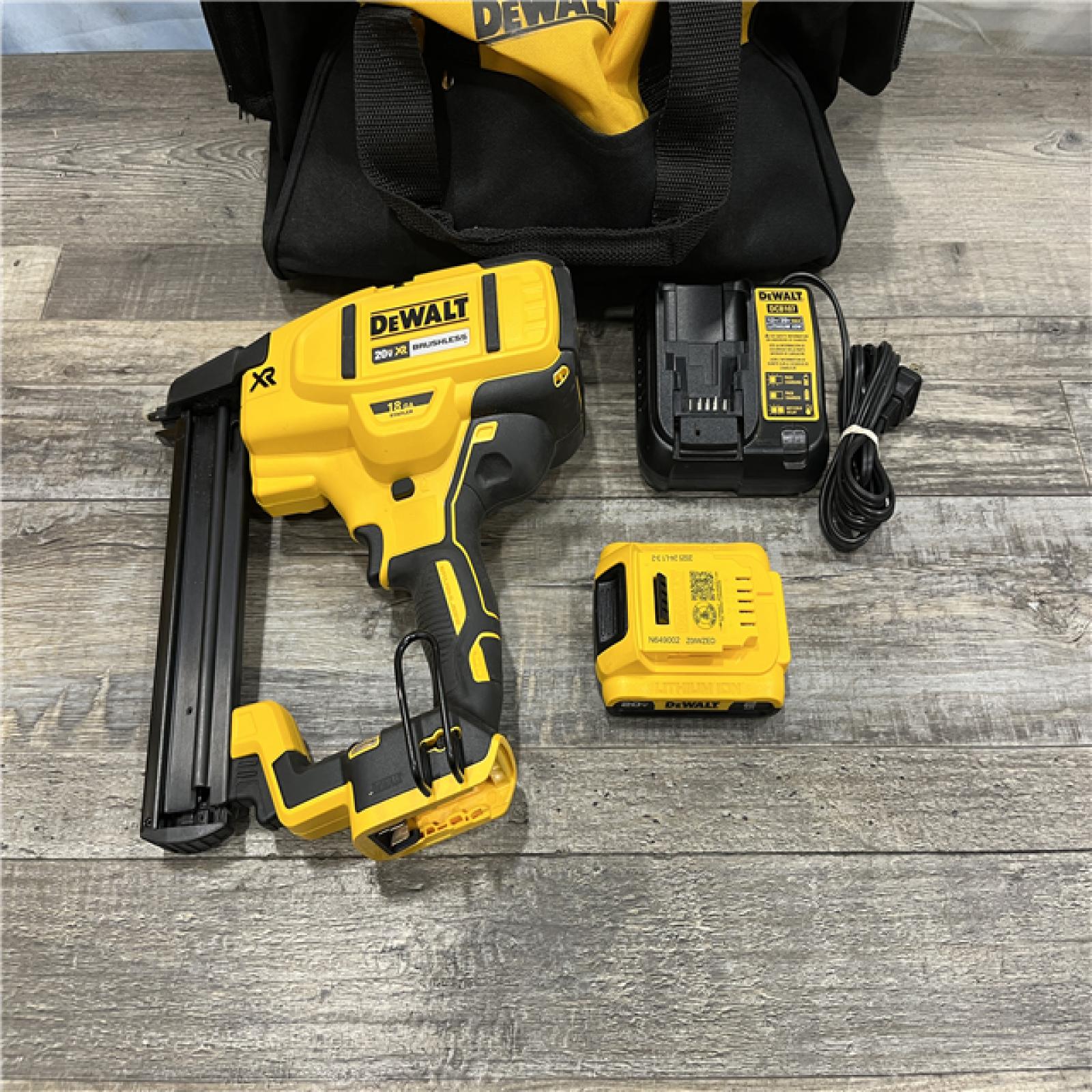 AS-IS DEWALT 20V MAX XR Lithium-Ion Cordless 18-Gauge Narrow Crown Stapler Kit