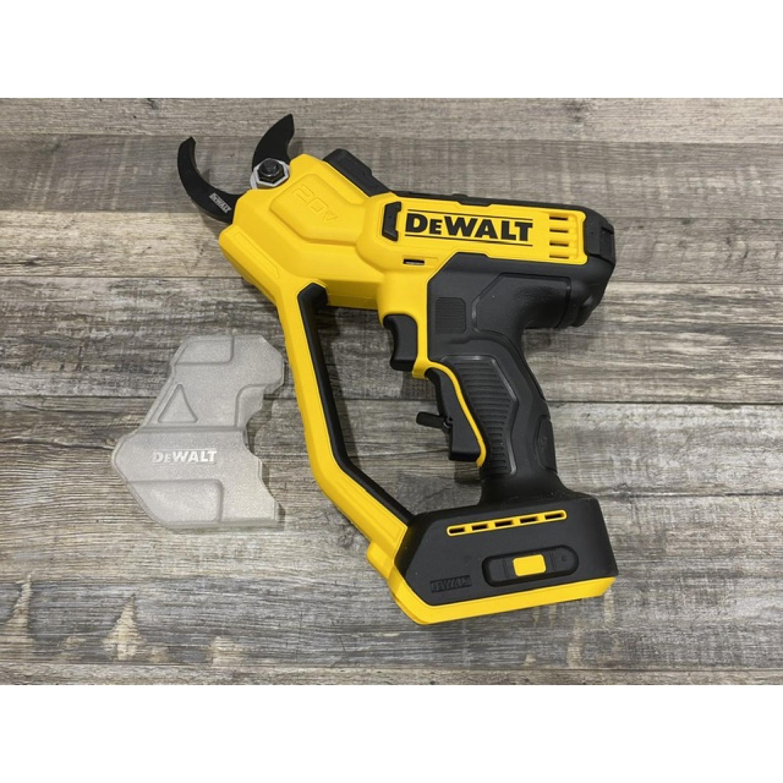 AS-IS DEWALT 20V MAX Cordless Battery Powered Pruner Kit