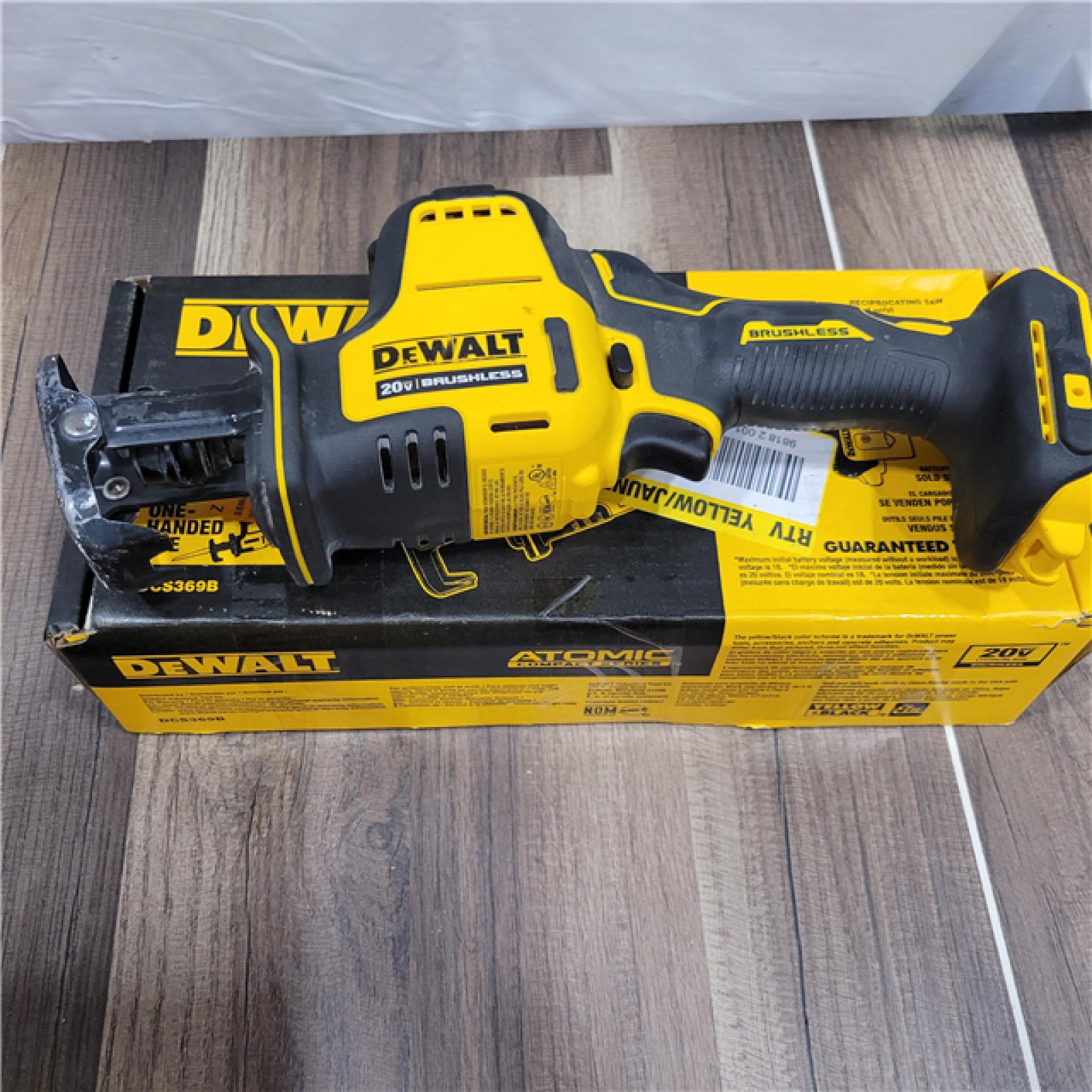 GOOD  Dewalt DCS369B ATOMIC 20V MAX Cordless One-Handed Reciprocating Saw (Tool Only)