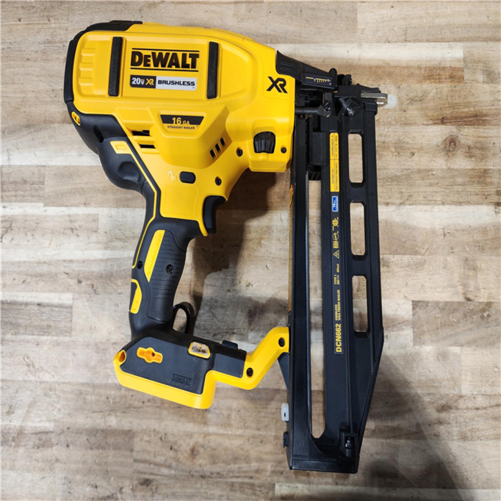 HOUSTON LOCATION - AS-IS DEWALT 20V MAX XR 16-Gauge Lithium-Ion Cordless Finish Nailer (Tool Only)