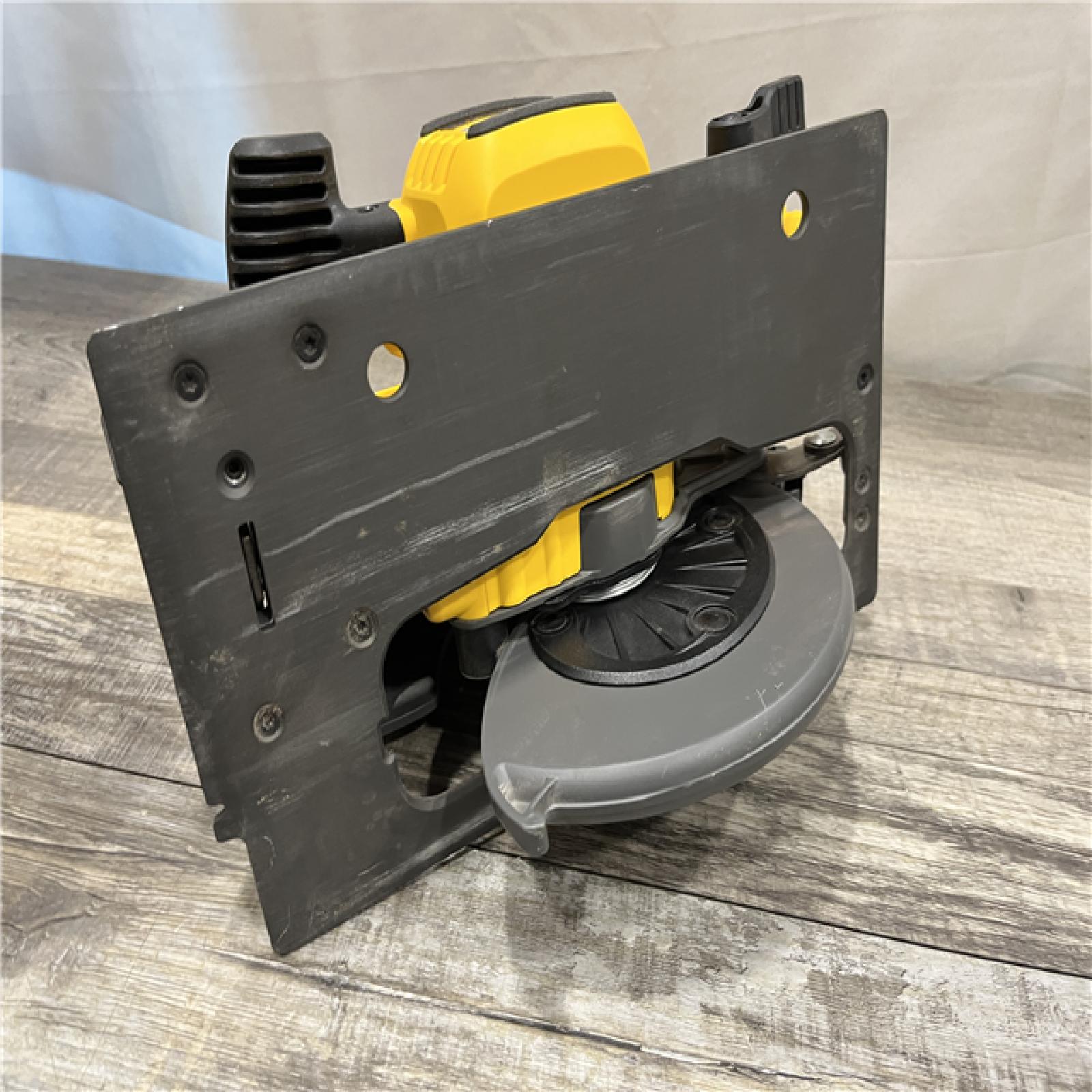 AS-IS DEWALT FLEXVOLT 60V MAX Cordless Brushless 7-1/4 in. Circular Saw with Brake (Tool Only)