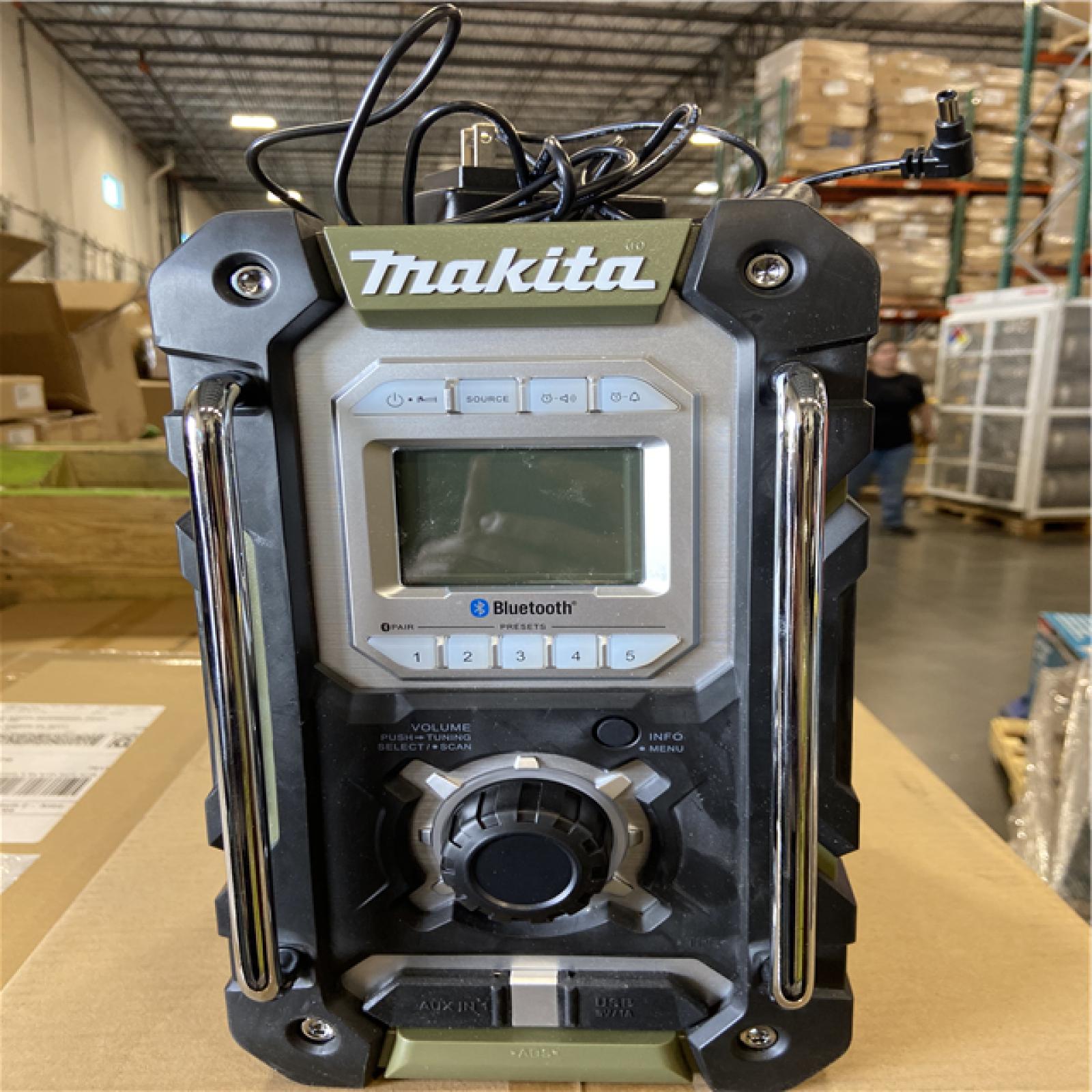 AS-IS - Makita Outdoor Adventure 18V LXT Bluetooth Radio
