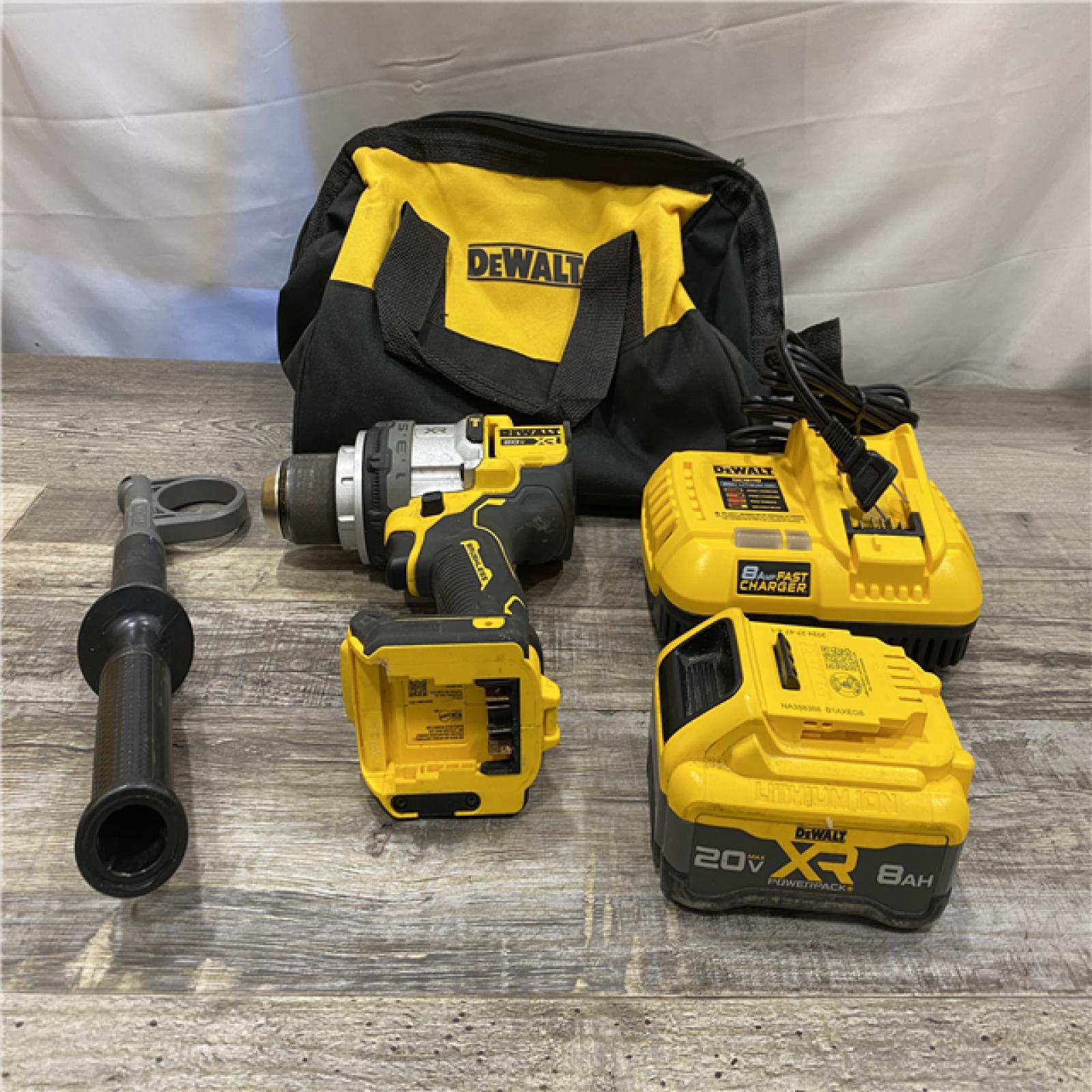 AS-IS DEWALT Atomic 20V Max Lithium-Ion Brushless Cordless Compact 1/4 in. Impact Driver Kit