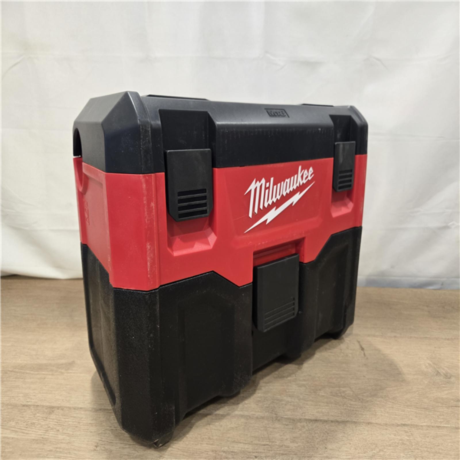AS-IS Milwaukee 18V 2 Gal. Lithium-Ion Cordless Wet/Dry Vacuum (Vacuum-Only)