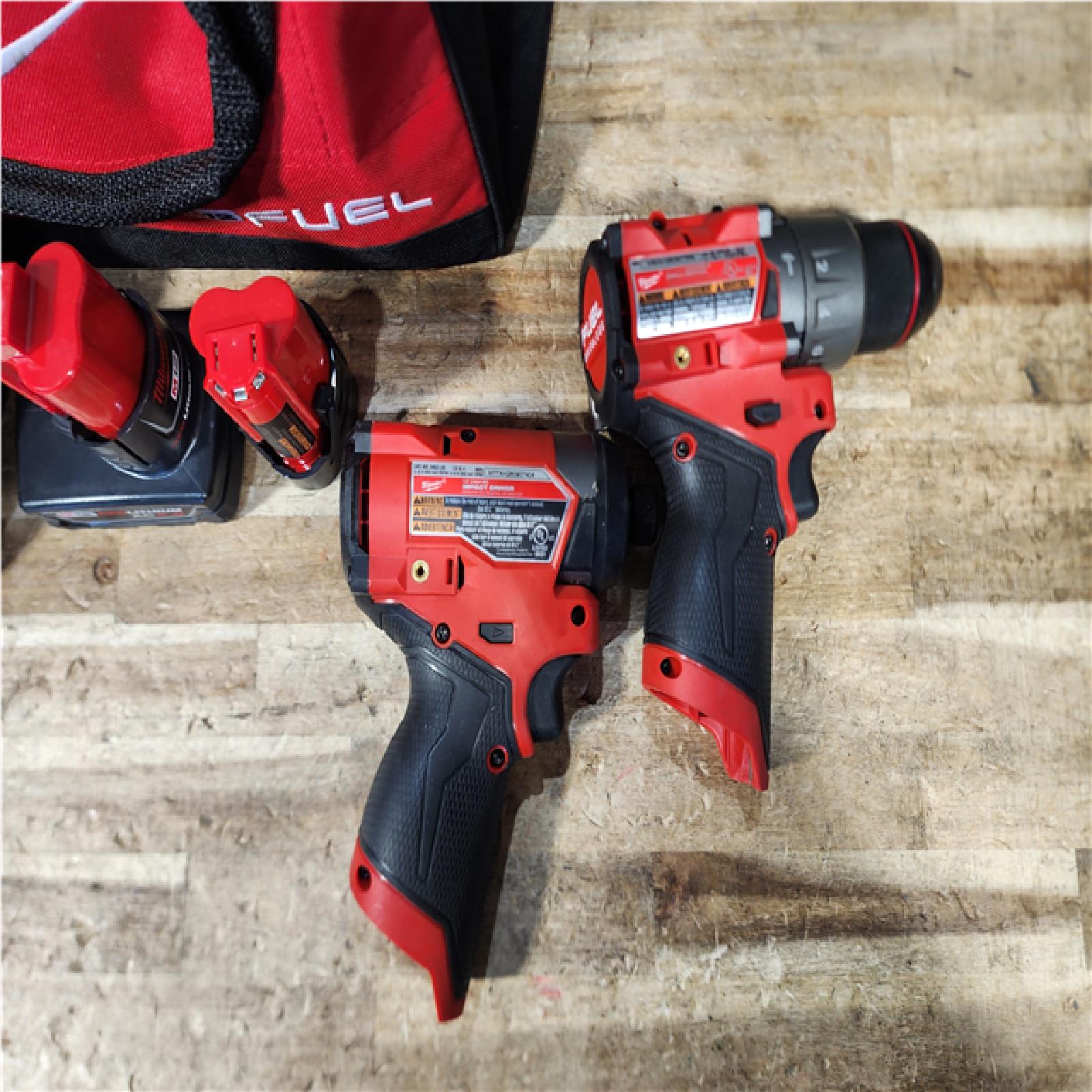 HOUSTON LOCATION - AS - IS Milwaukee 2 Tool Combo Kit W/ (2) Battery & Charger