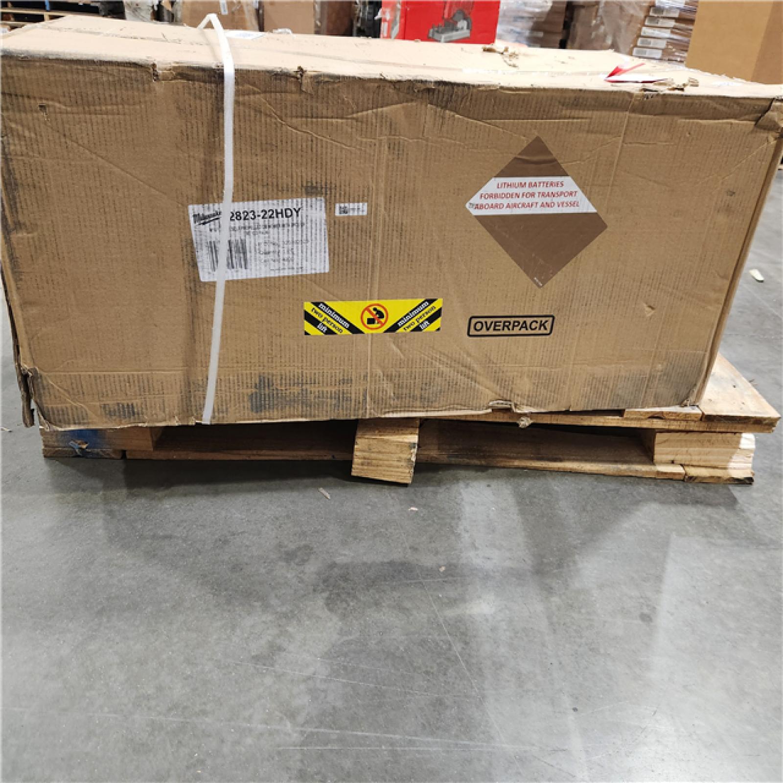 NEW- Milwaukee M18 FUEL Brushless Cordless 21 in. Walk Behind Dual Battery Self-Propelled Mower Kit