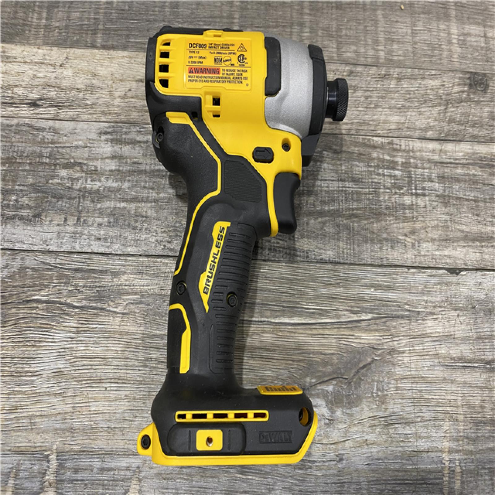 AS-IS DEWALT Atomic 20V Max Lithium-Ion Brushless Cordless Compact 1/4 in. Impact Driver Kit