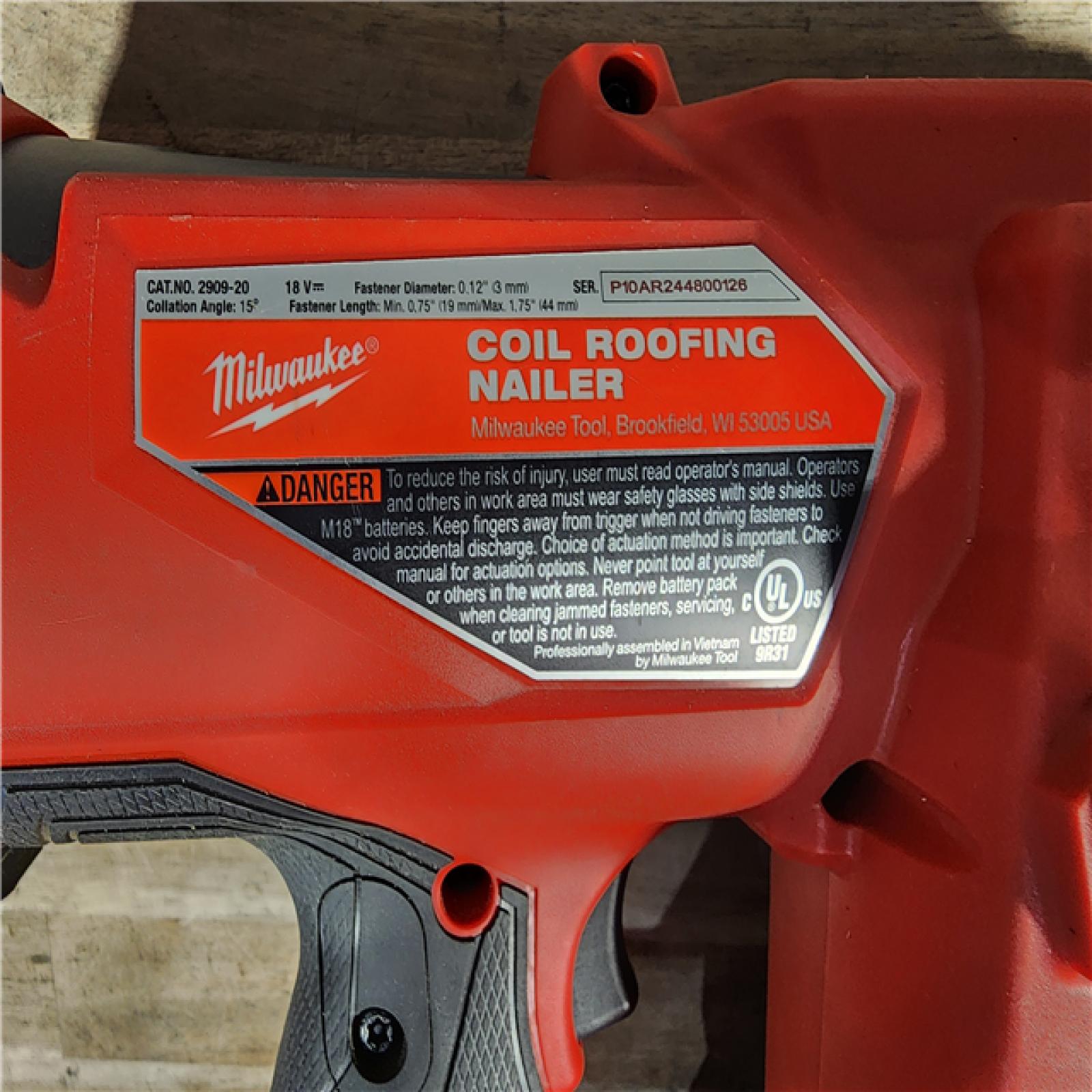 HOUSTON LOCATION - AS-IS Milwaukee M18 FUEL Coil Roofing Nailer (TOOL ONLY)