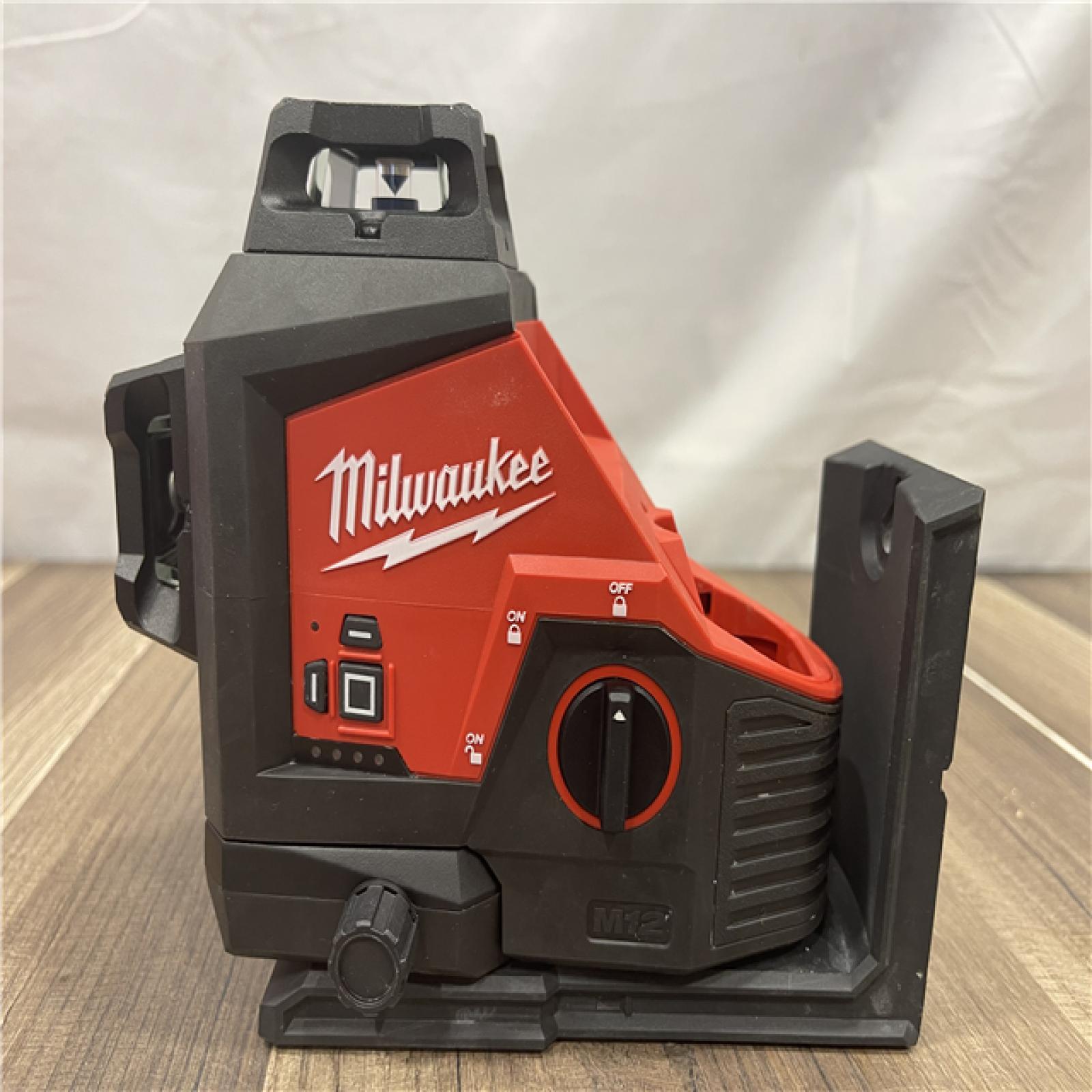 AS-IS- Milwaukee 12-Volt Lithium-Ion Cordless Green 250 ft. 3-Plane Laser Level Kit