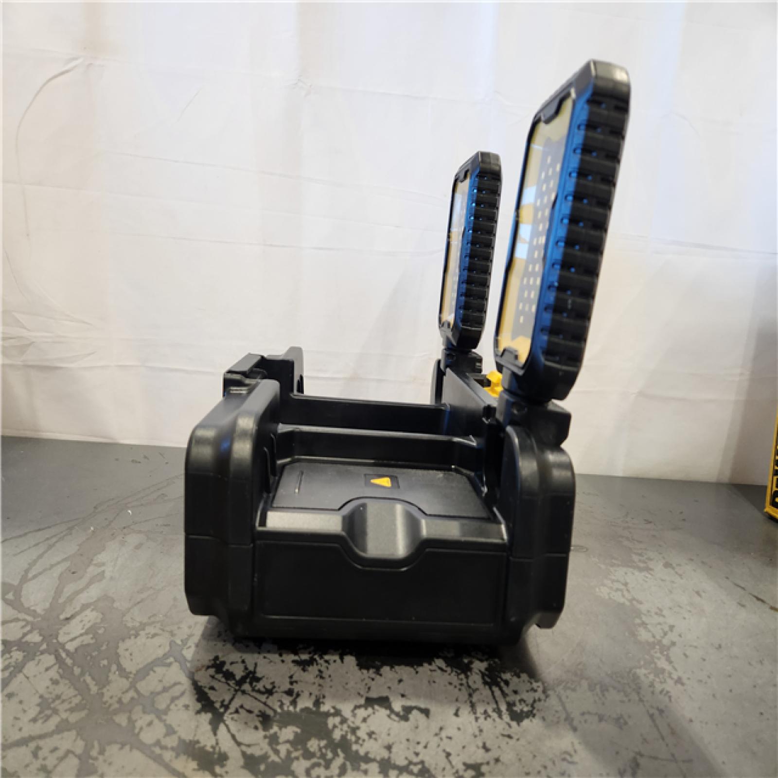 AS-IS- DeWalt ToughSystem 2.0 4000 Lm LED Battery Handheld Work Light