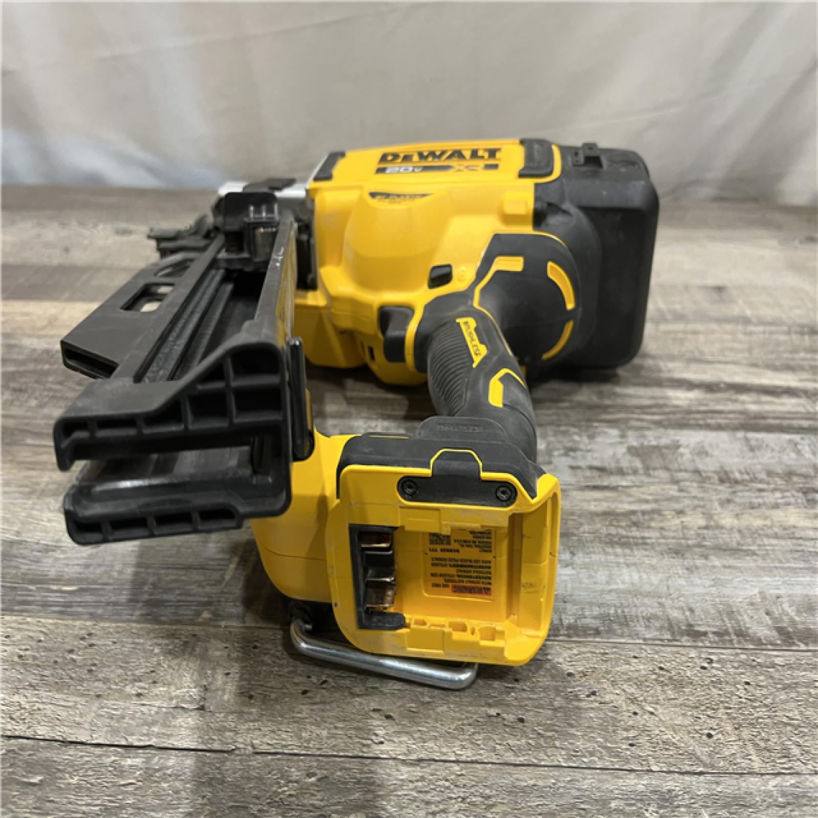 AS-IS DEWALT 20-Volt 21° Cordless Framing Nailer (Tool-Only)