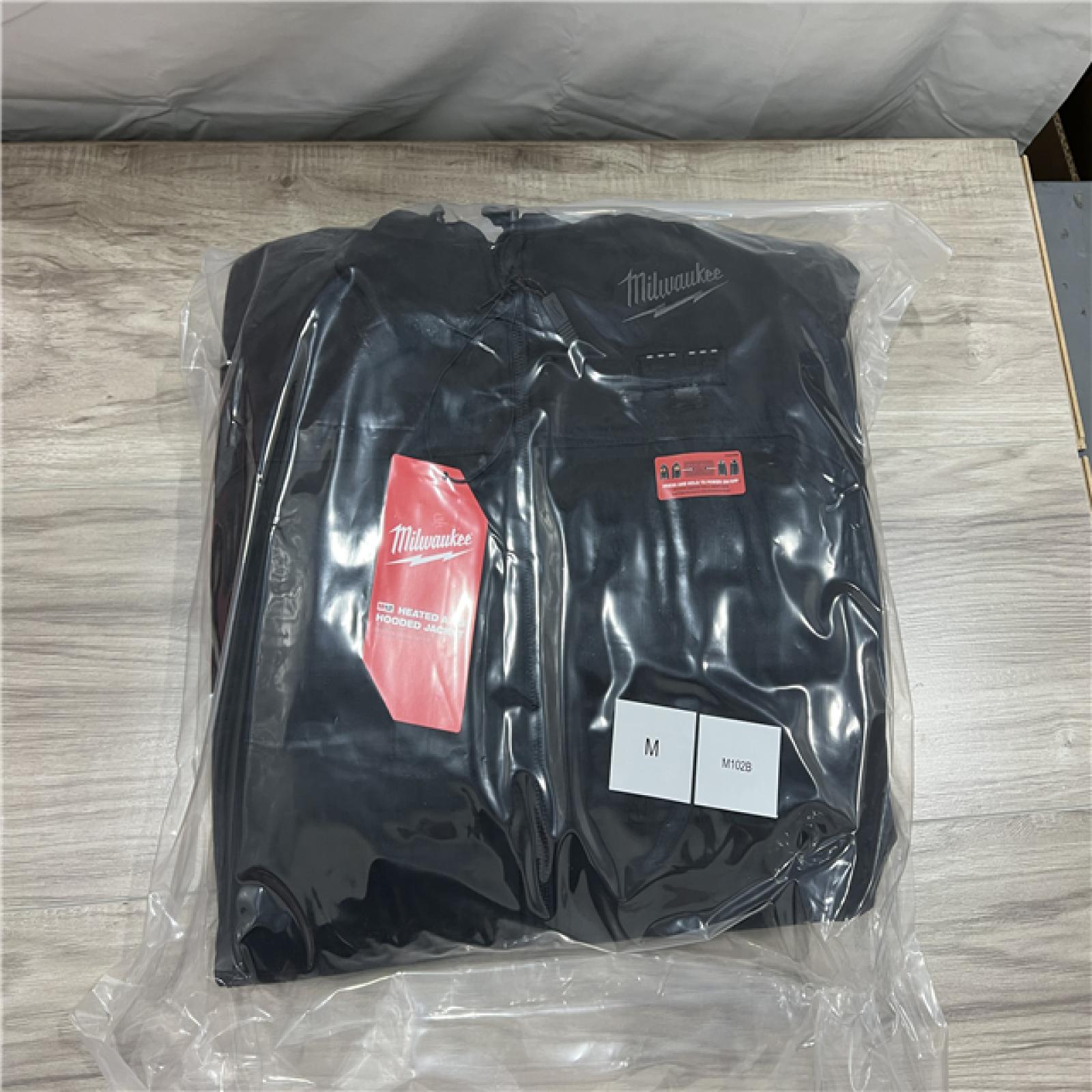 AS-IS Men's Medium M12 12V Lithium-Ion Cordless AXIS Black Heated Jacket Kit with (1) 3.0 Ah Battery and Charger