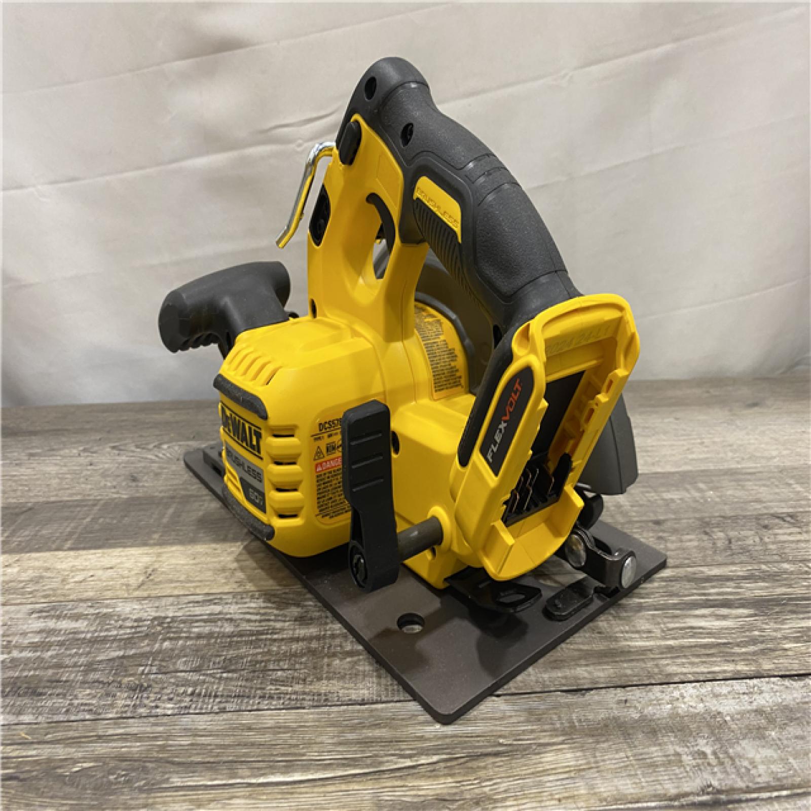 AS-IS DEWALT FLEXVOLT 60V MAX Cordless Brushless 7-1/4 in. Circular Saw with Brake (Tool Only)