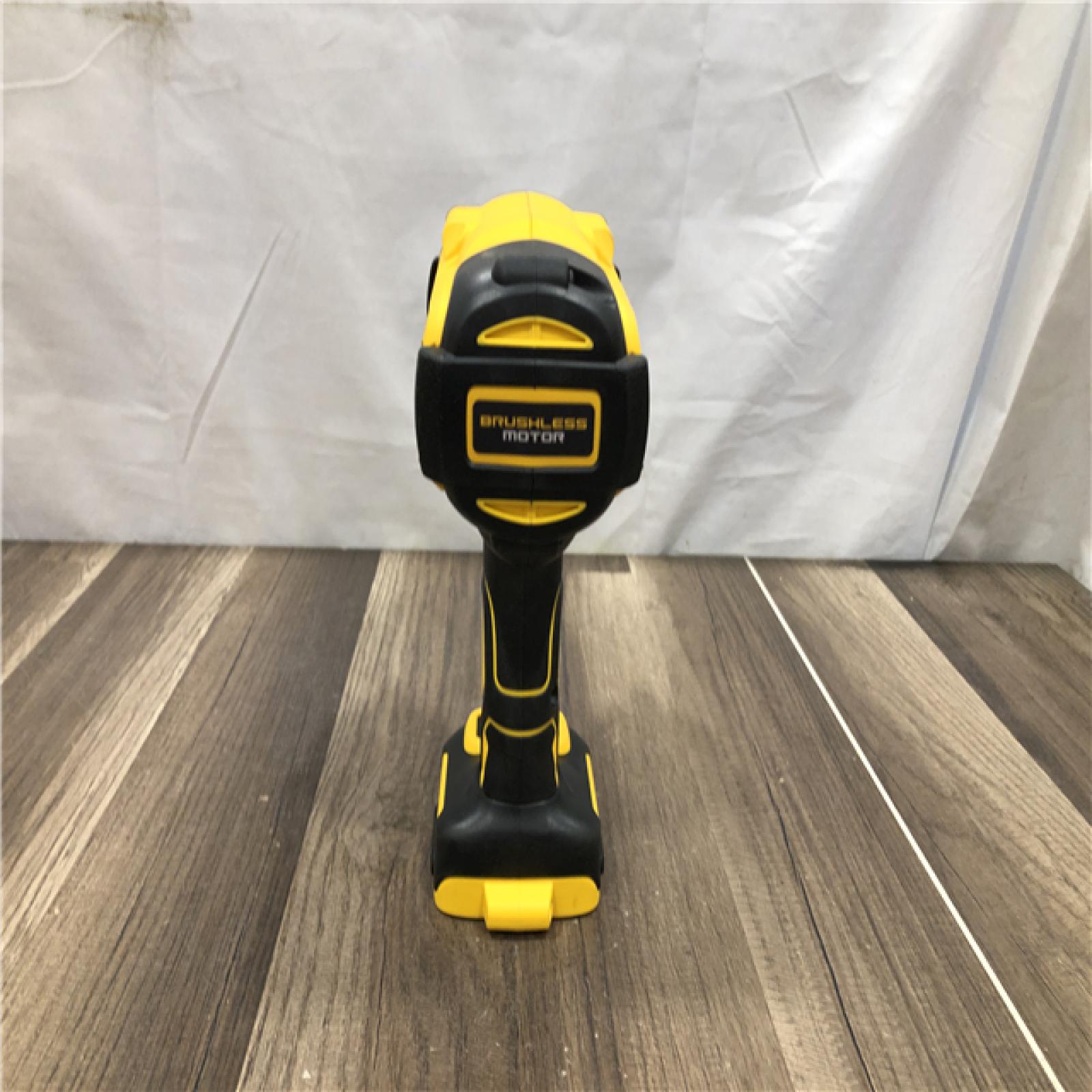 AS-IS DEWALT 20V MAX Lithium-Ion Cordless 1/2 in. Impact Wrench Kit