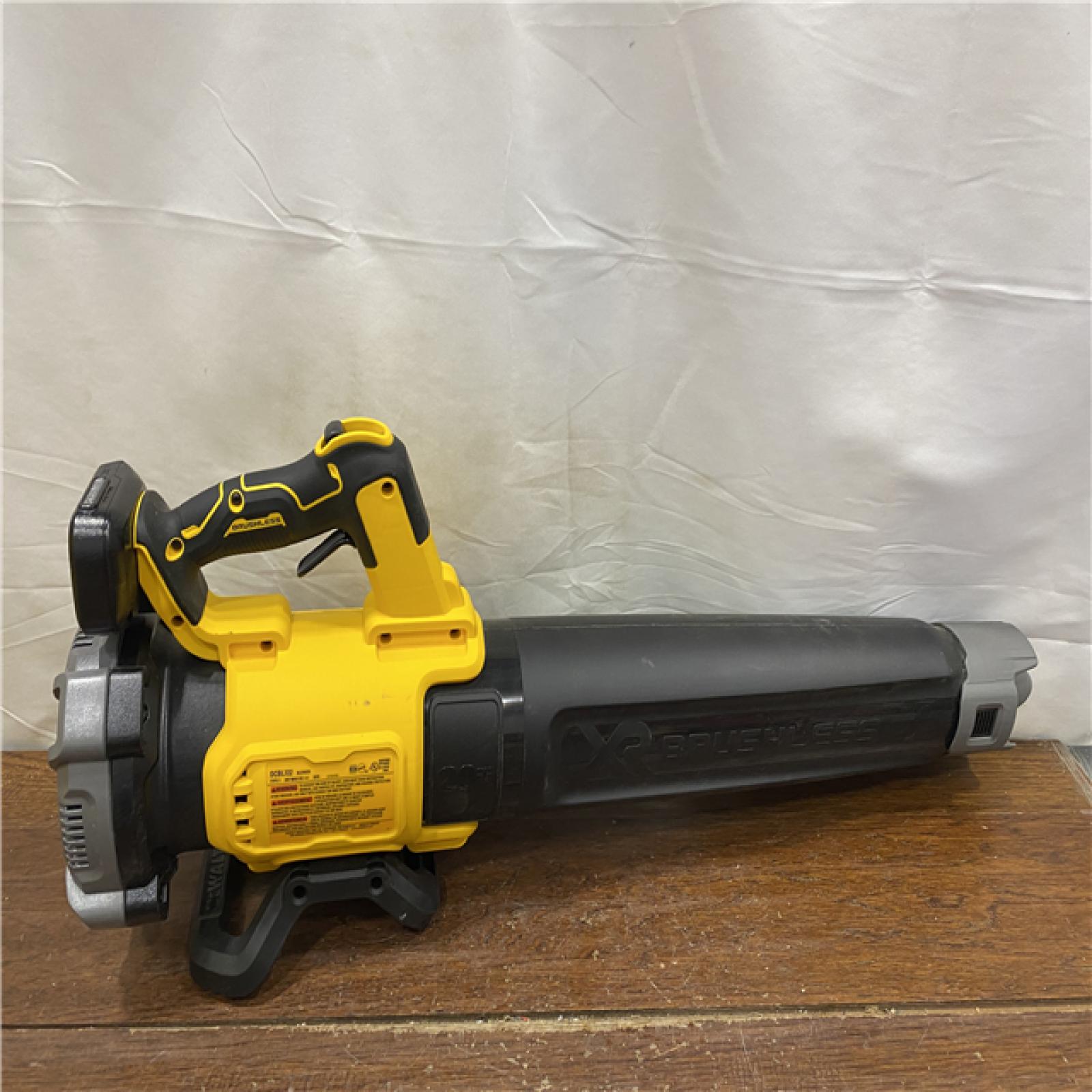 AS-IS DEWALT 20V MAX* XR Brushless Cordless Handheld Blower Kit