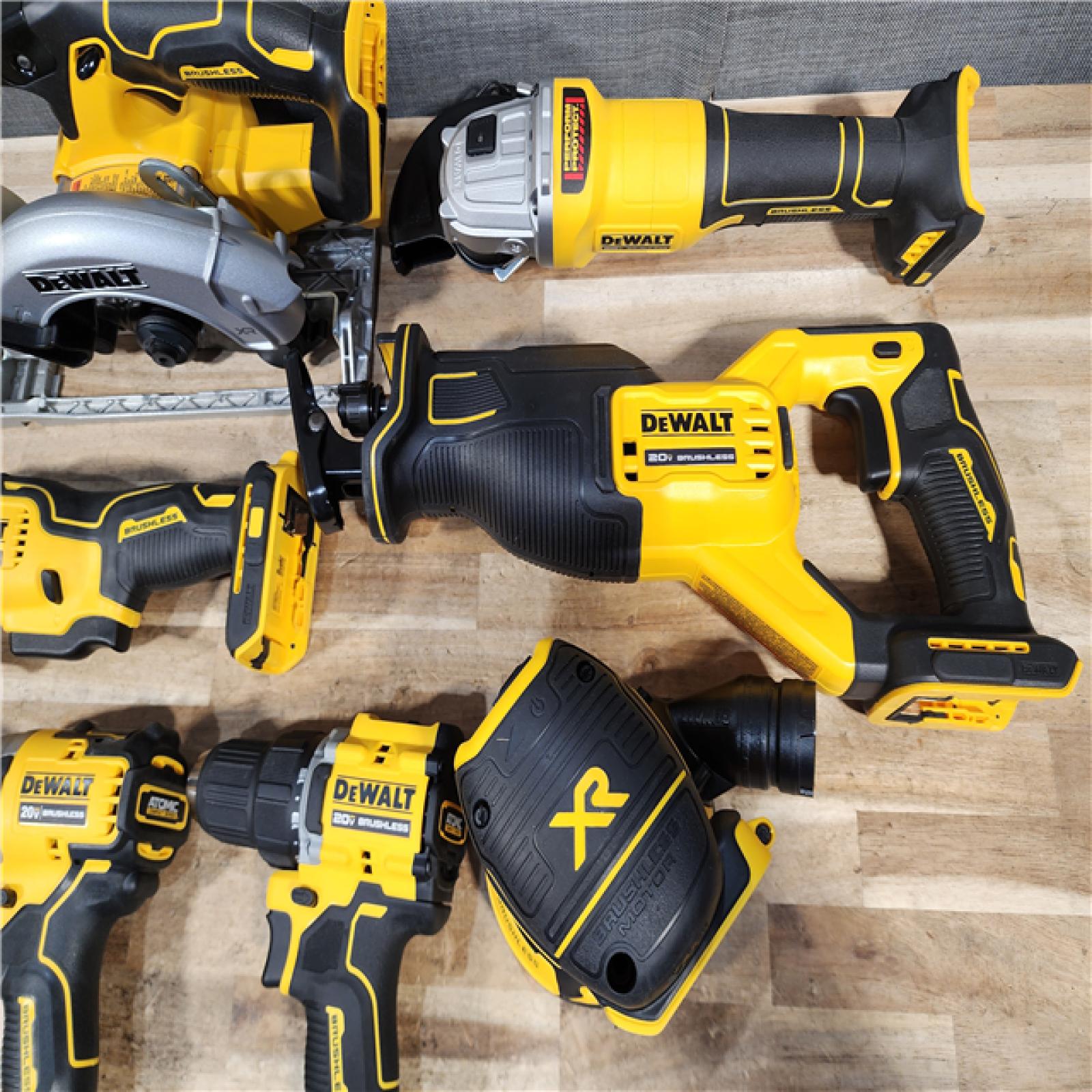 HOUSTON LOCATION - AS-IS (APPEARS LIKE NEW) DEWALT 20V Lithium-Ion Cordless 8-Tool Combo Kit